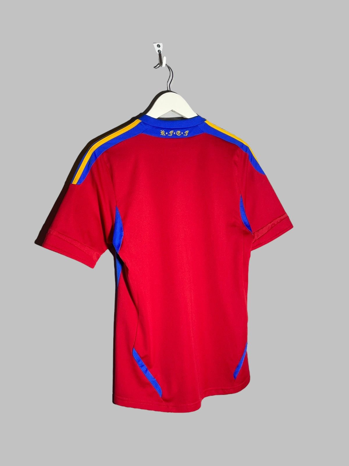 Adidas National Team Spain Adidas 2011 Home Football Shirt Size US S / EU 44-46 / 1 - 9 Thumbnail