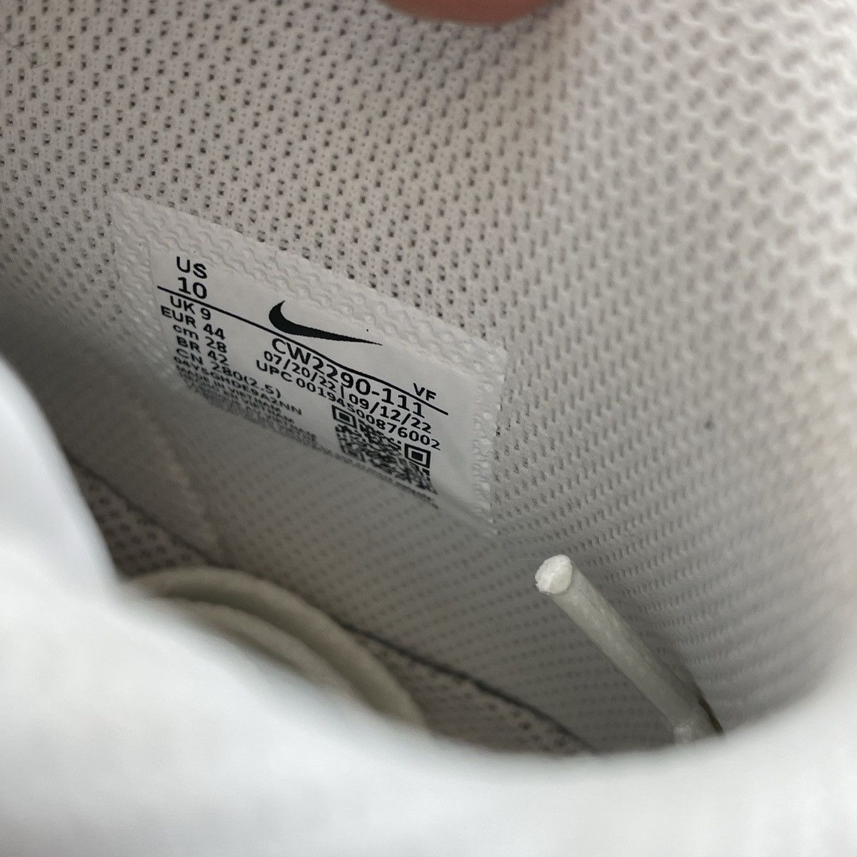 Nike Air Force 1 high triple white Size US 10 / EU 43 - 8 Thumbnail