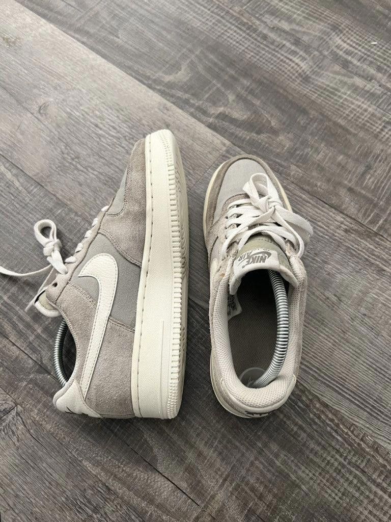 Nike NIKE • Air Force 1 Low "2019 Spruce Fog" (6.5M) Size US 6.5 / EU 39-40 - 8 Thumbnail
