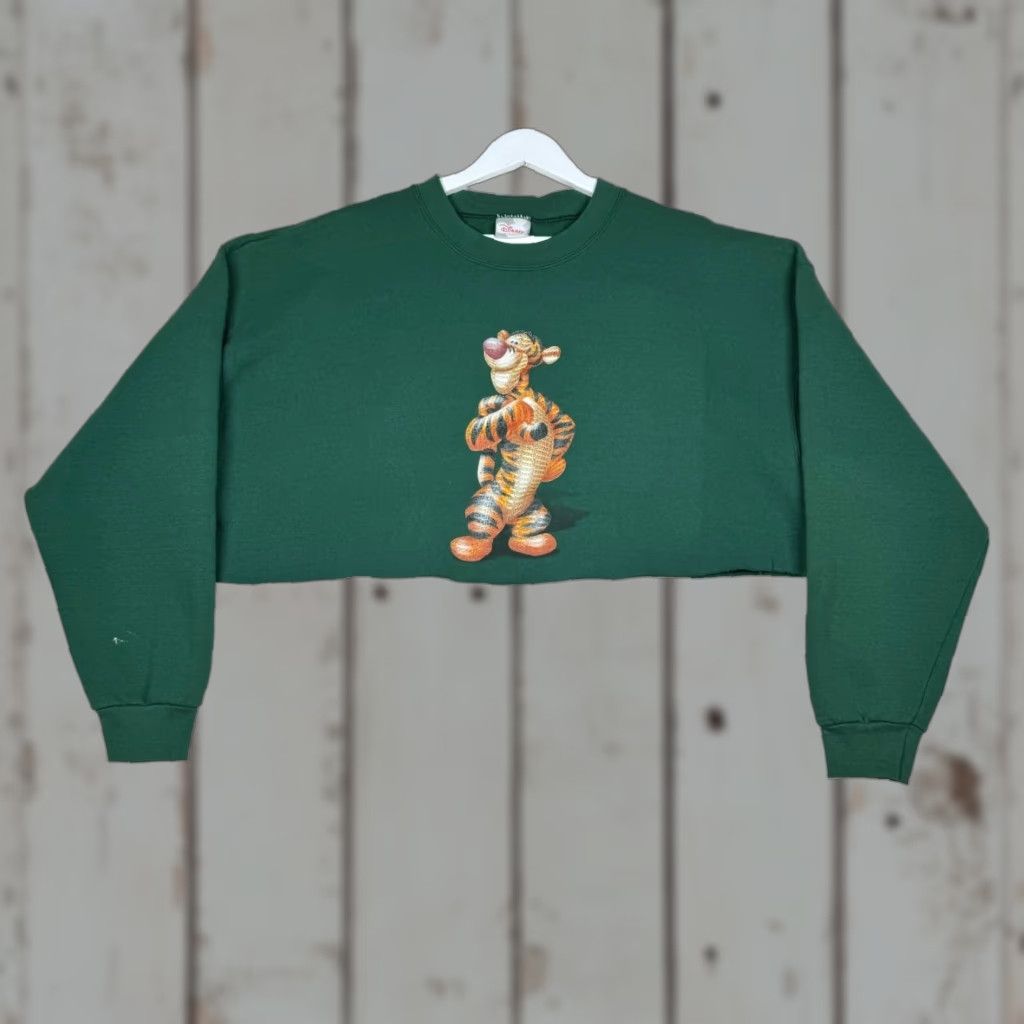 Disney VINTAGE Disney Tigger Cropped Sweatshirt 2XL Green Long Sleeve Crew Neck Size XXL / US 16-18 / IT 52-54 - 1 Thumbnail