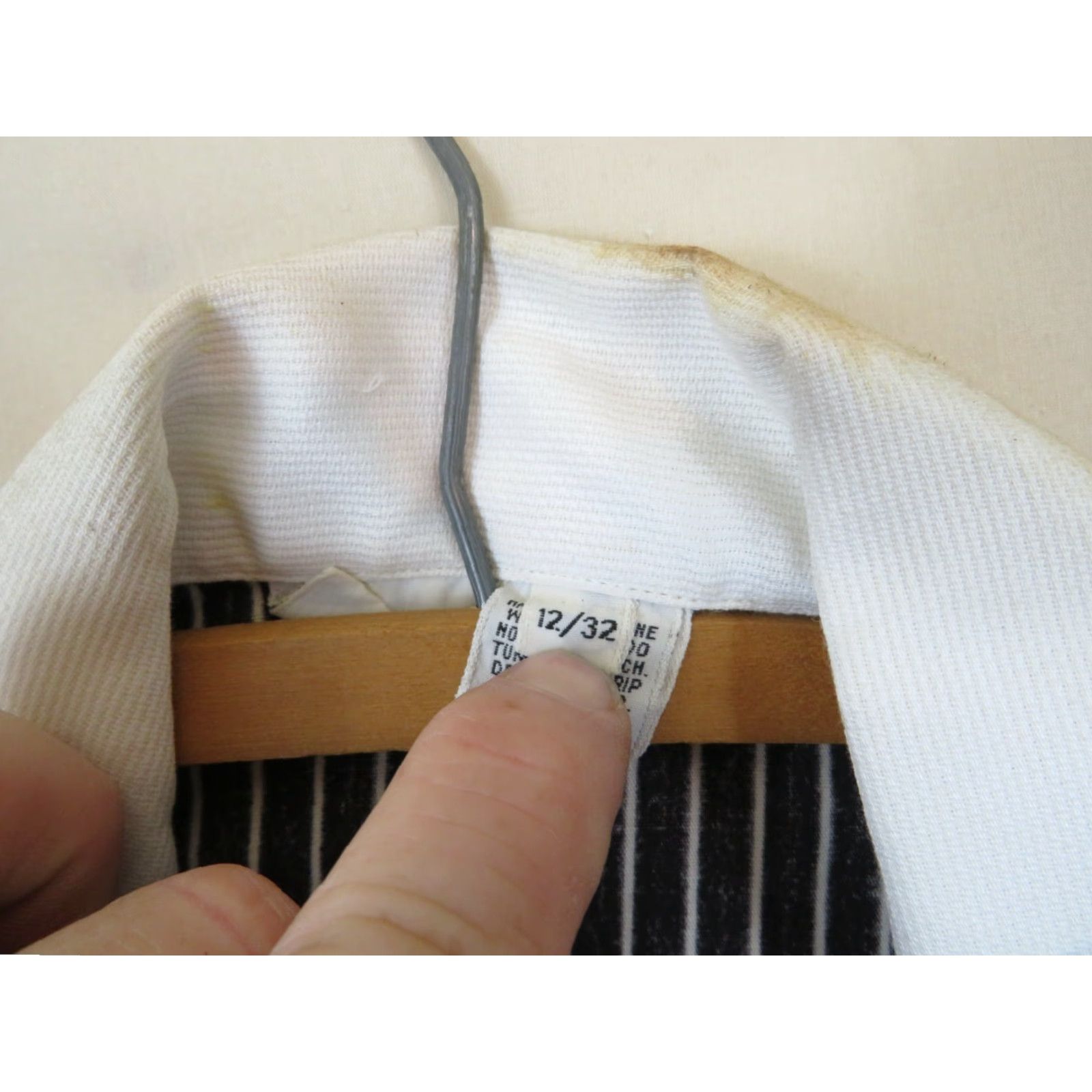 Vintage VINTAGE Polyester Shirt M White 1970s Pin Stripe JAMI Original Stain Destroyed Mens Size M / US 6-8 / IT 42-44 - 6 Thumbnail