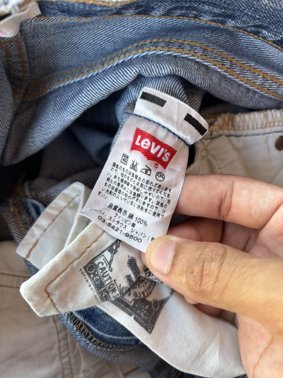 Levi's LEVIS 501 STRAIGHT LEG BUTTON DISTRESSED DENIM JEANS Size US 29 - 12 Thumbnail