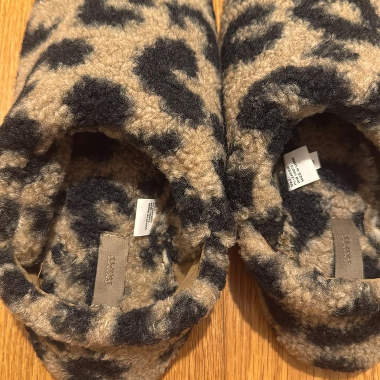 Swims SKIMS Leopard Print Fuzzy Slippers Size US 7.5 / IT 37.5 - 5 Thumbnail