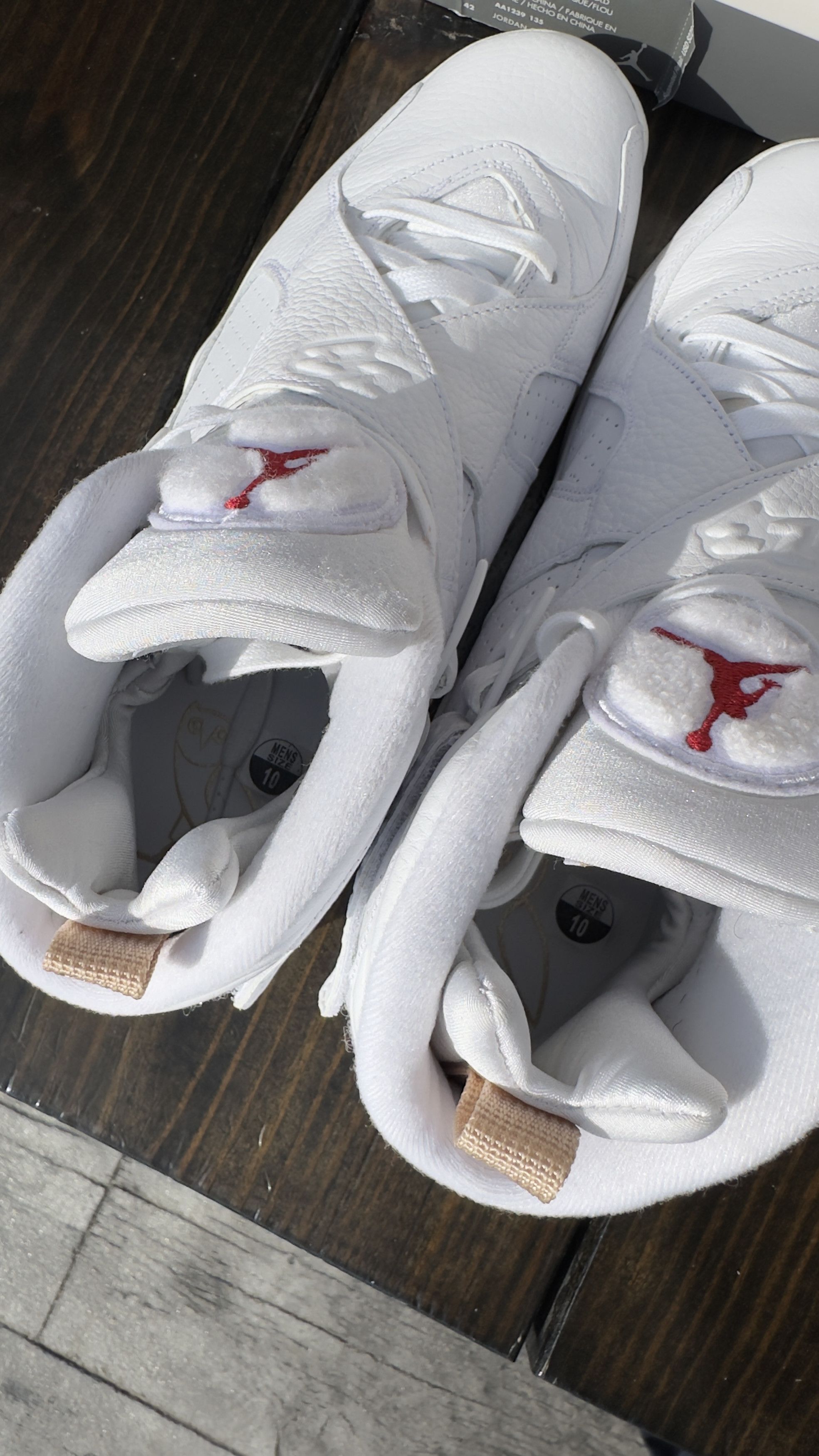 Jordan Brand × October's Very Own OVO x Jordan 8 White size 10 Size US 10 / EU 43 - 10 Thumbnail