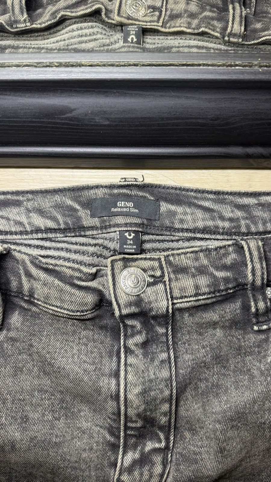 True Religion Y2K 2000s True Religion Geno Stone Washed Relaxed Slim Denim Size US 34 / EU 50 - 4 Thumbnail