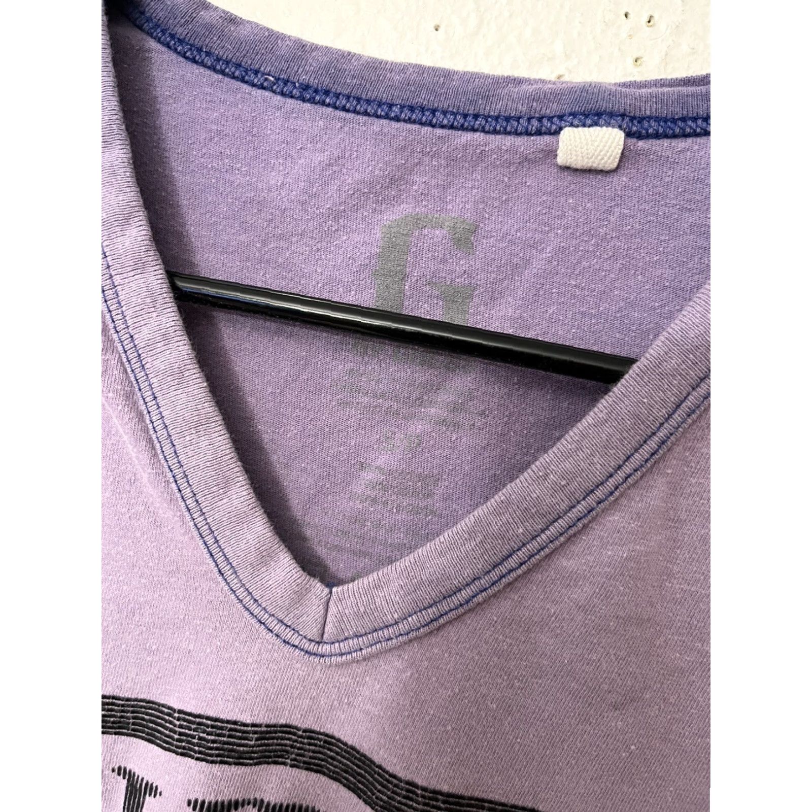 Guess VINTAGE GUESS Los Angeles T-Shirt Women's V-Neck Purple S Short Sleeve Angel 90s Mens Womens Girls Size S / US 4 / IT 40 - 2 Thumbnail