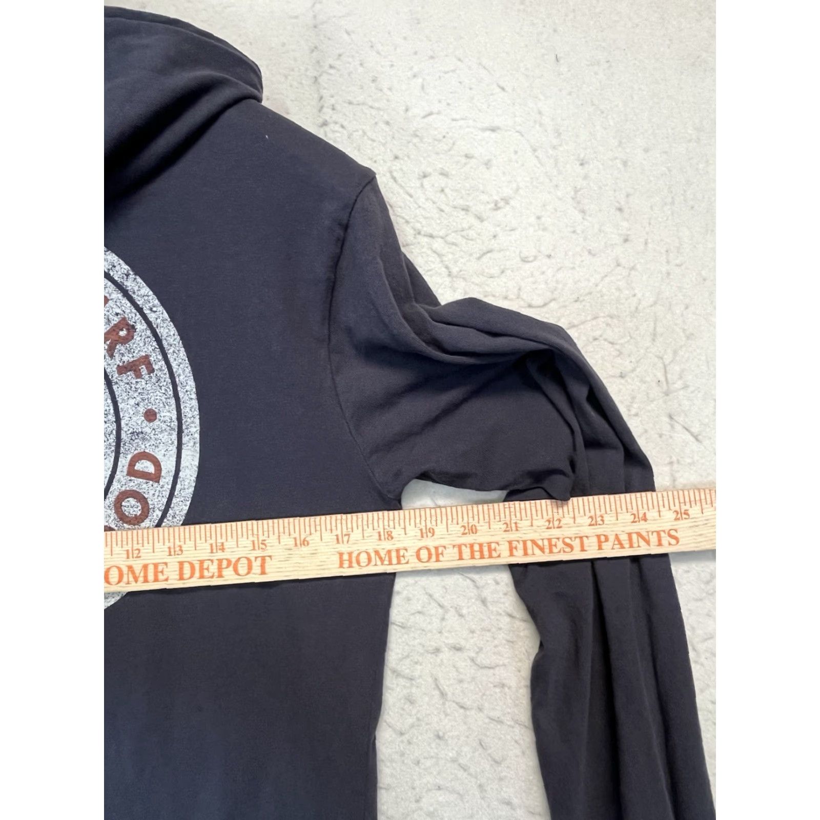 Vissla Vissla Hoodie Men Size S Gray Lightweight Pullover Knit Logo Beach Surf Pocket See Pics Size US S / EU 44-46 / 1 - 3 Thumbnail