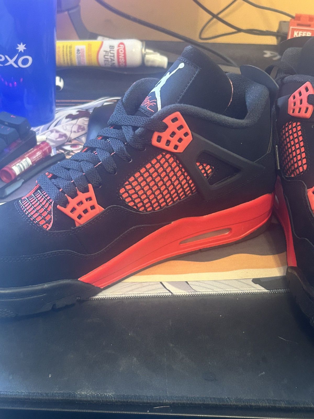 Nike Jordan 4 red thunder BRAND NEW Size US 10.5 / EU 43-44 - 3 Thumbnail