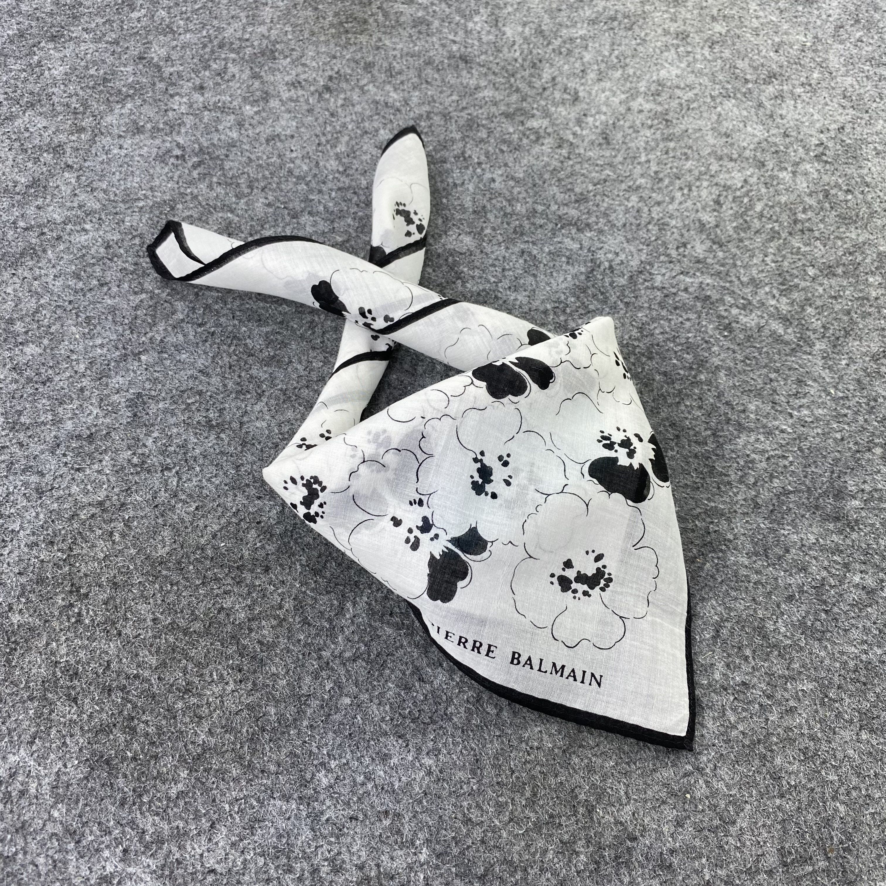 Pierre Balmain Pierre Balmain Handkerchief / Bandana / Neckerchief-B1120 Size ONE SIZE - 1 Thumbnail