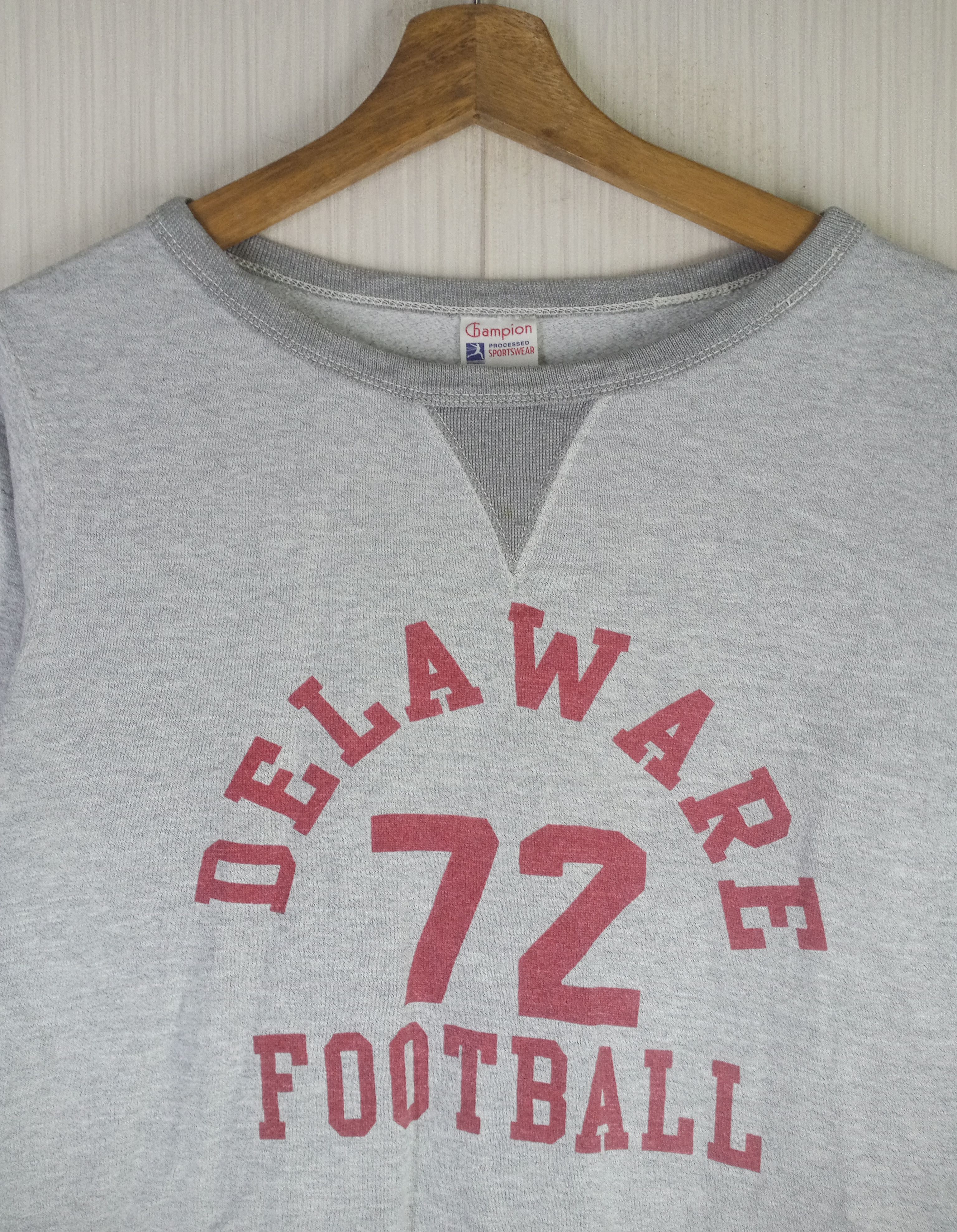 Champion Rare Vintage 80s Champion Delaware Football 72 Sweatshirt Size US M / EU 48-50 / 2 - 3 Thumbnail
