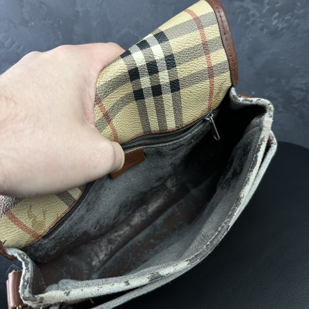 Burberry × Vintage Burberrys Nova Check Shoulder Bag Leather Beige Size ONE SIZE - 12 Thumbnail