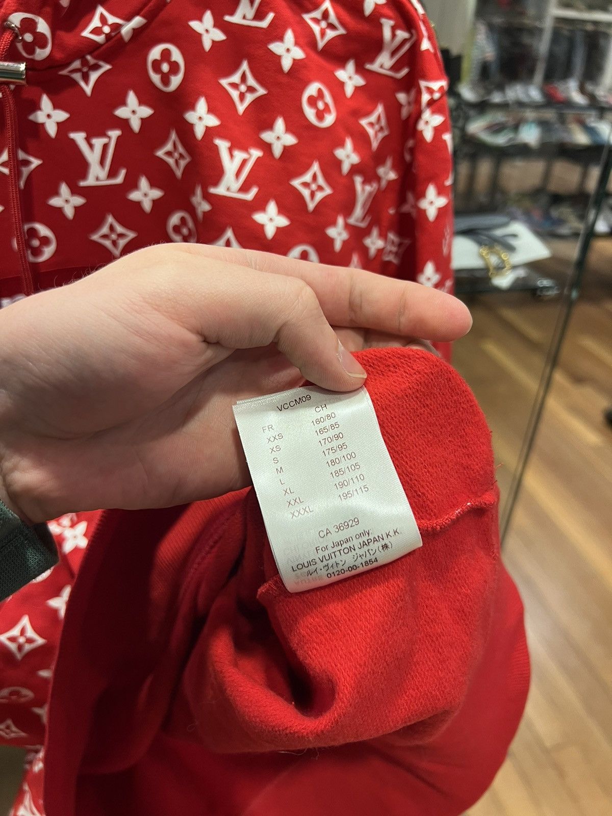 Louis Vuitton × Supreme Supreme Louis Vuitton Box Logo Hoodie Red Size US XXL / EU 58 / 5 - 9 Thumbnail