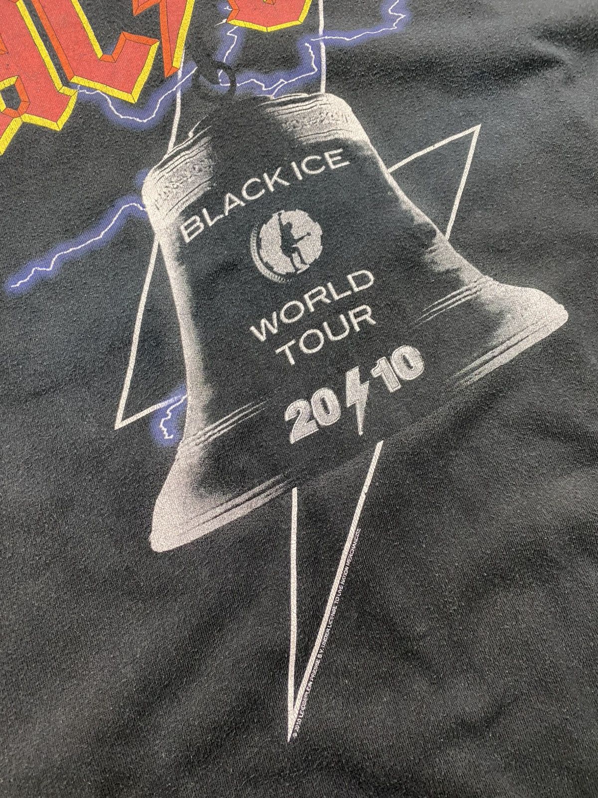 AC/DC Vintage AC/DC Black Ice 2010 Tour Band T-Shirt Rare Y2K Tee Size US L / EU 52-54 / 3 - 4 Thumbnail