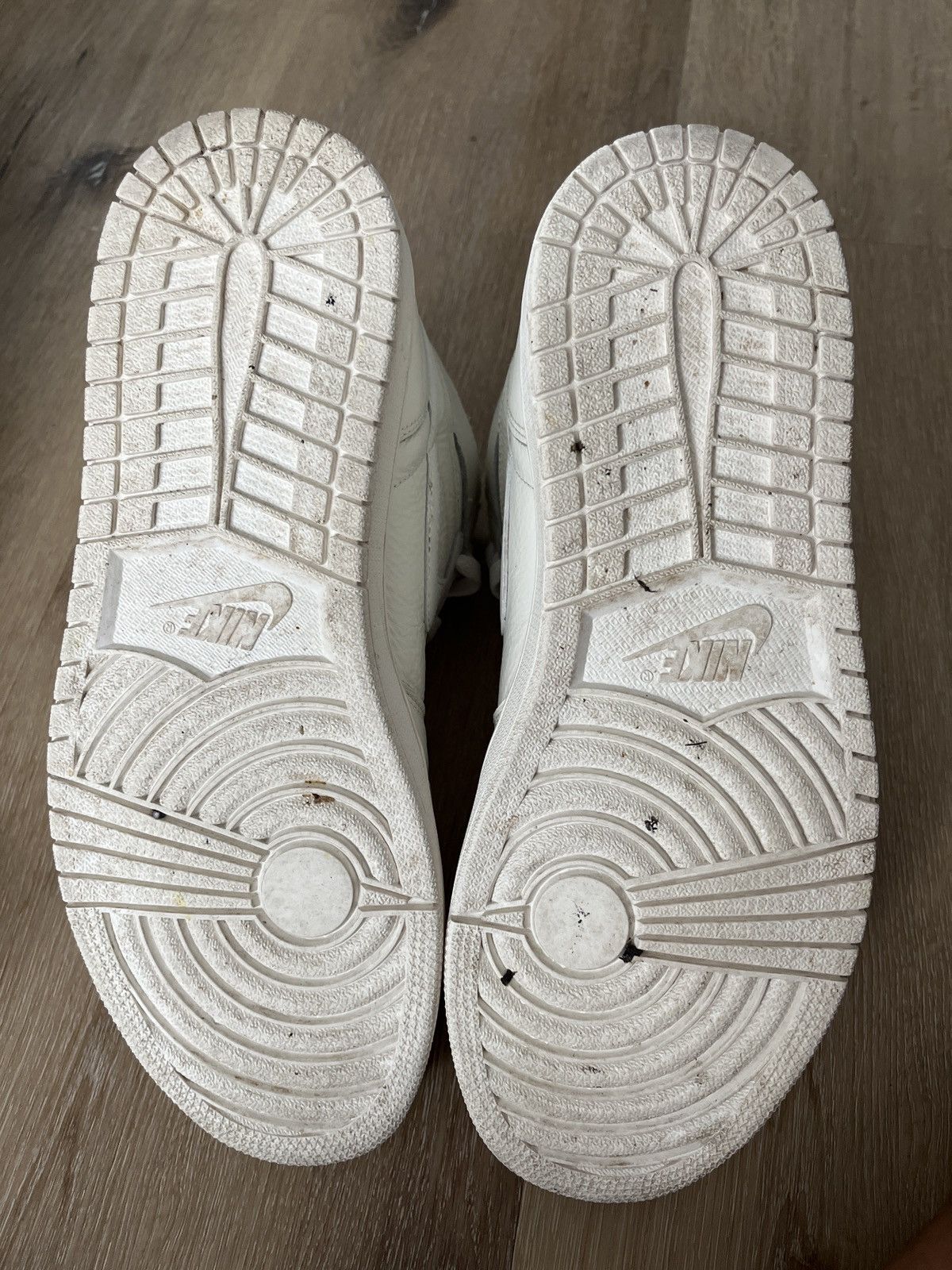 Jordan Brand Jordan 1 Retro High OG “Sail” Size US 10.5 / EU 43-44 - 6 Thumbnail