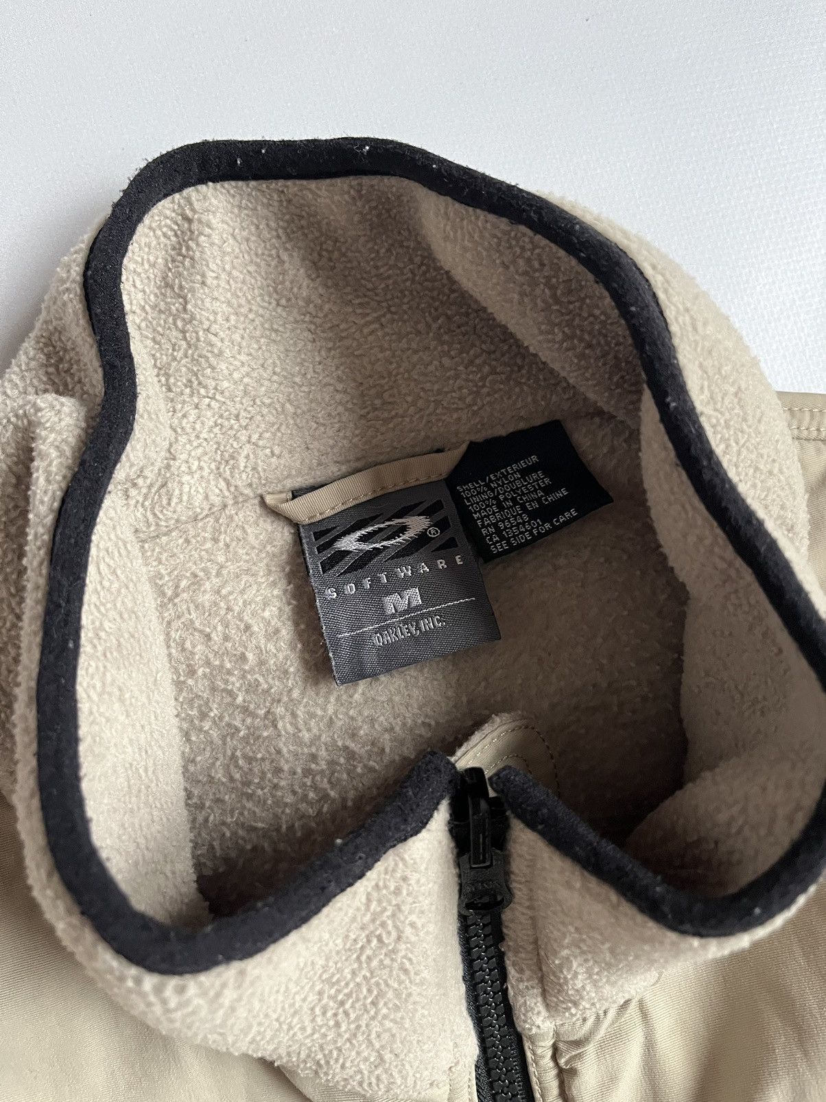 Oakley Vintage Oakley Men Beige WaterProof Jacket With Fleece Vest Size US L / EU 52-54 / 3 - 23 Thumbnail
