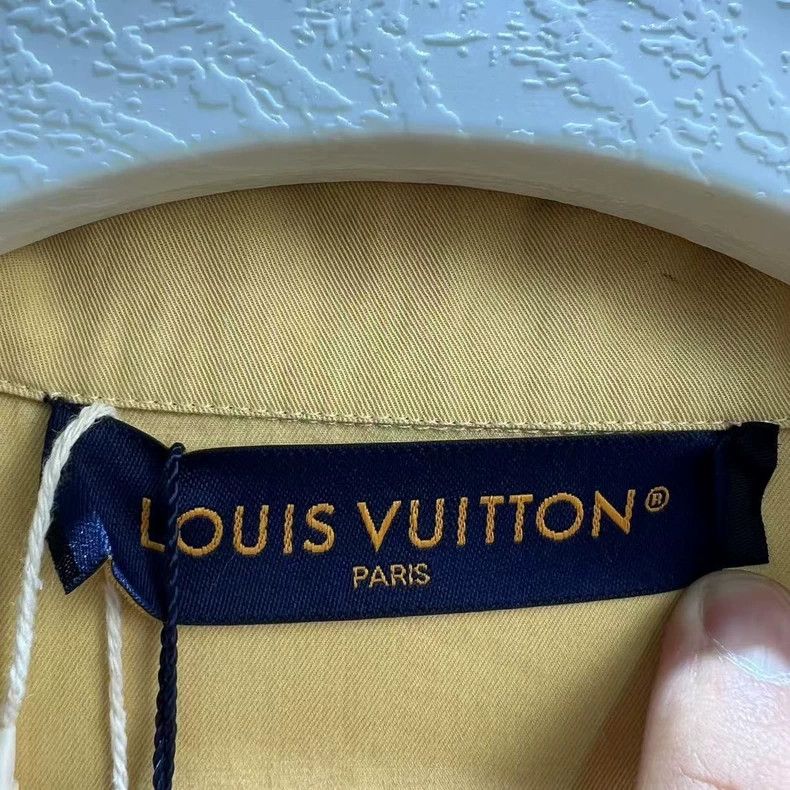 Louis Vuitton Louis Vuitton Tyler Co-Branded V-Neck Printed Logo Short S Size US M / EU 48-50 / 2 - 2 Thumbnail