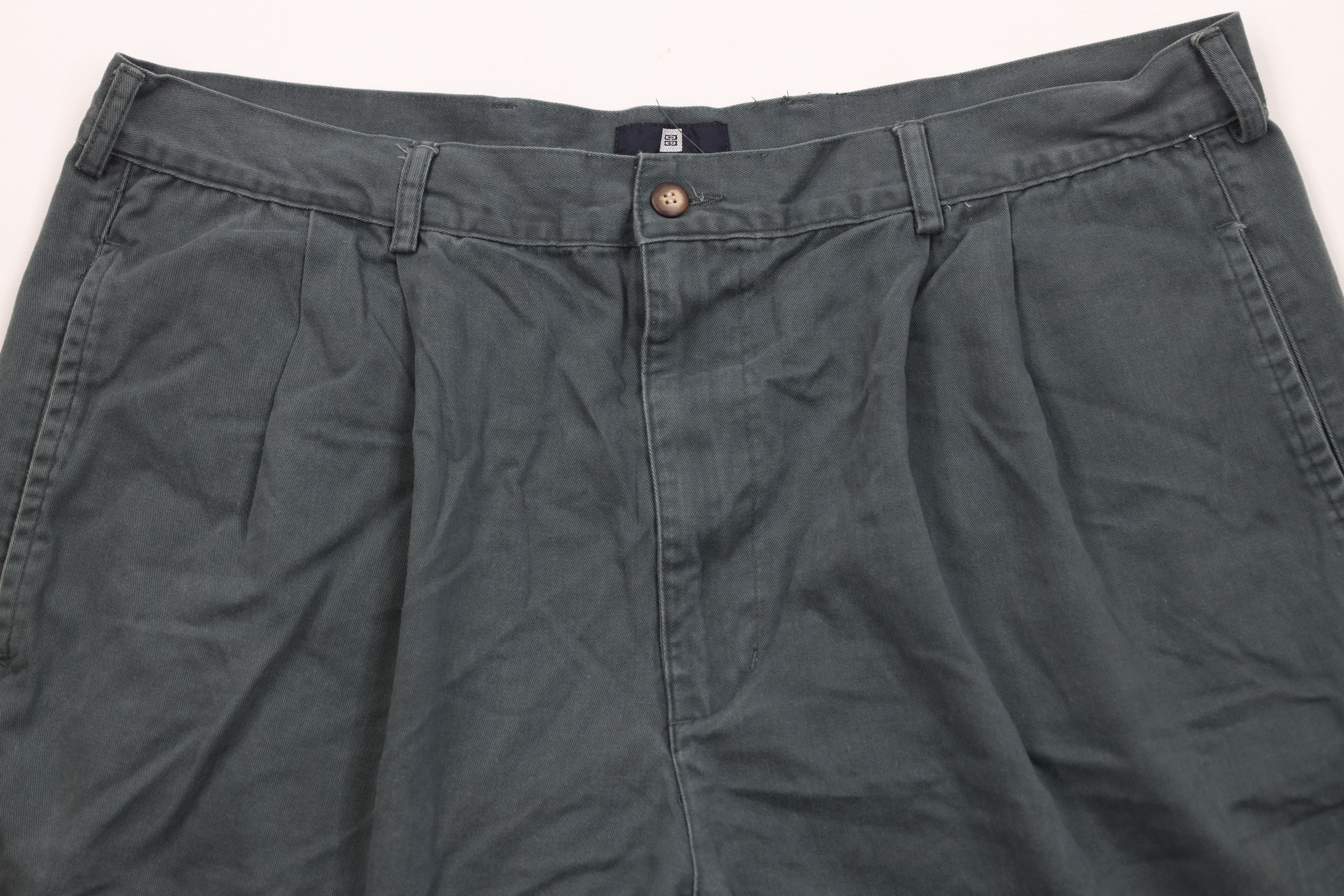 Givenchy Vintage 90s Givenchy Pleated Above Knee Chino Shorts Green Size US 38 / EU 54 - 2 Thumbnail