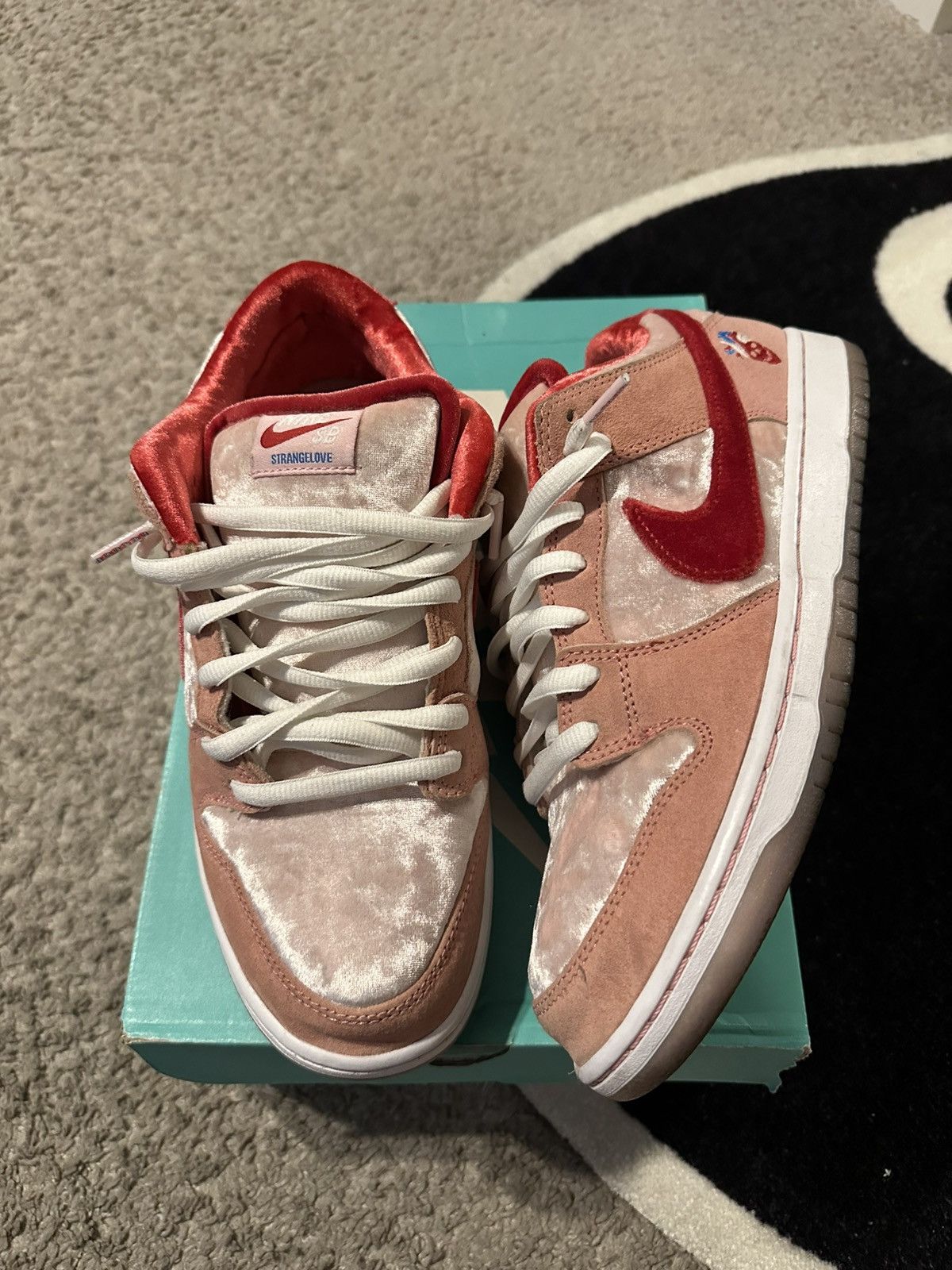 Nike × StrangeLove Skateboards Nike SB Dunk Low Strangelove Skateboards Size US 9.5 / EU 42-43 - 1 Thumbnail