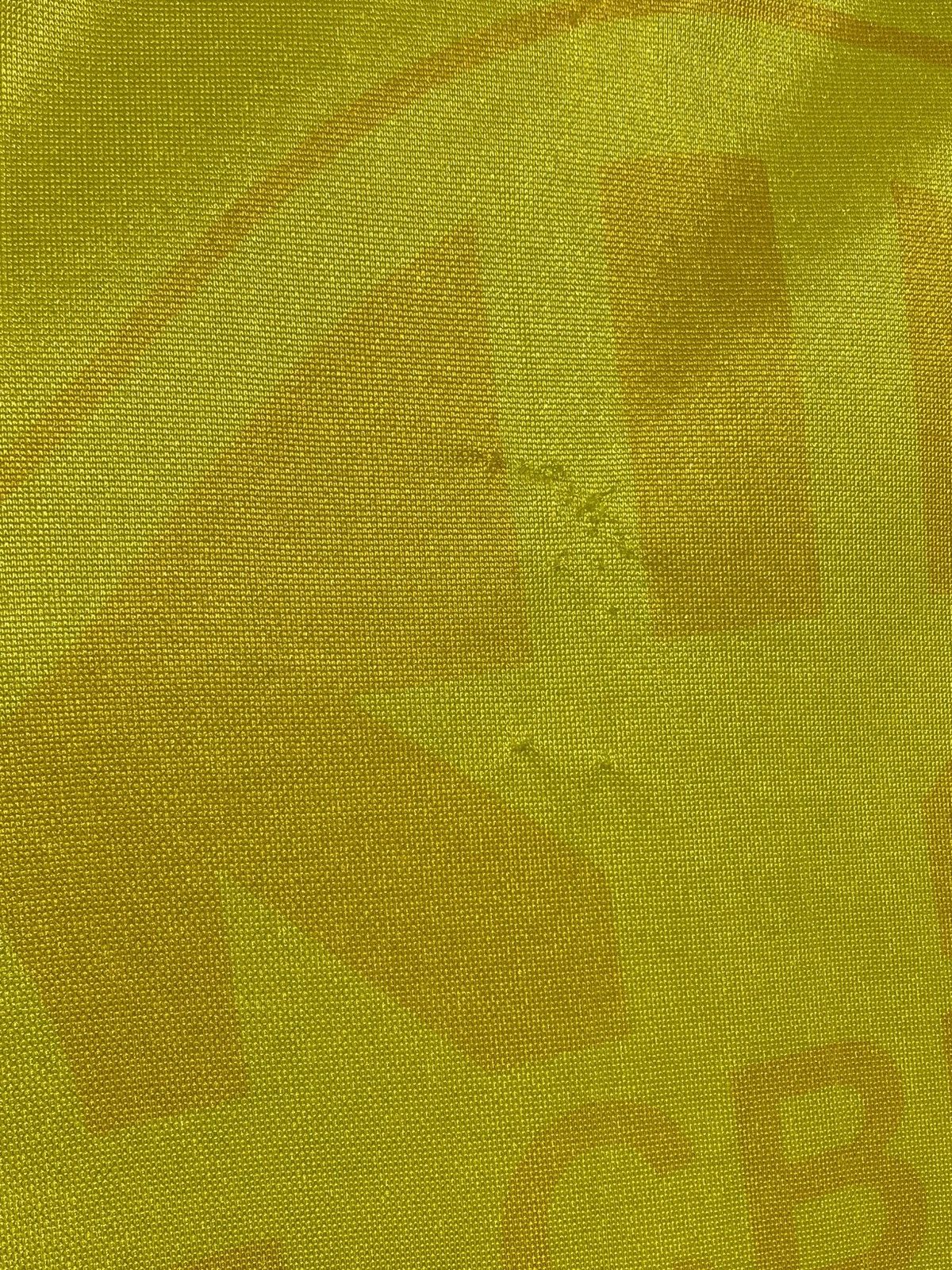 Umbro Vintage Umbro Brazil National Team 1994 Home Soccer Jersey Size US L / EU 52-54 / 3 - 7 Thumbnail