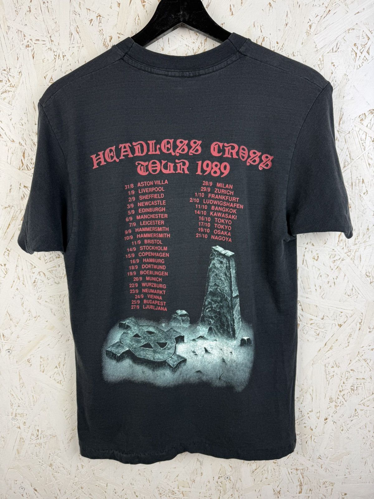 Band Tees 80s Black Sabbath 1989 Headless Cross Tour Metal T-Shirt Size US S / EU 44-46 / 1 - 7 Thumbnail