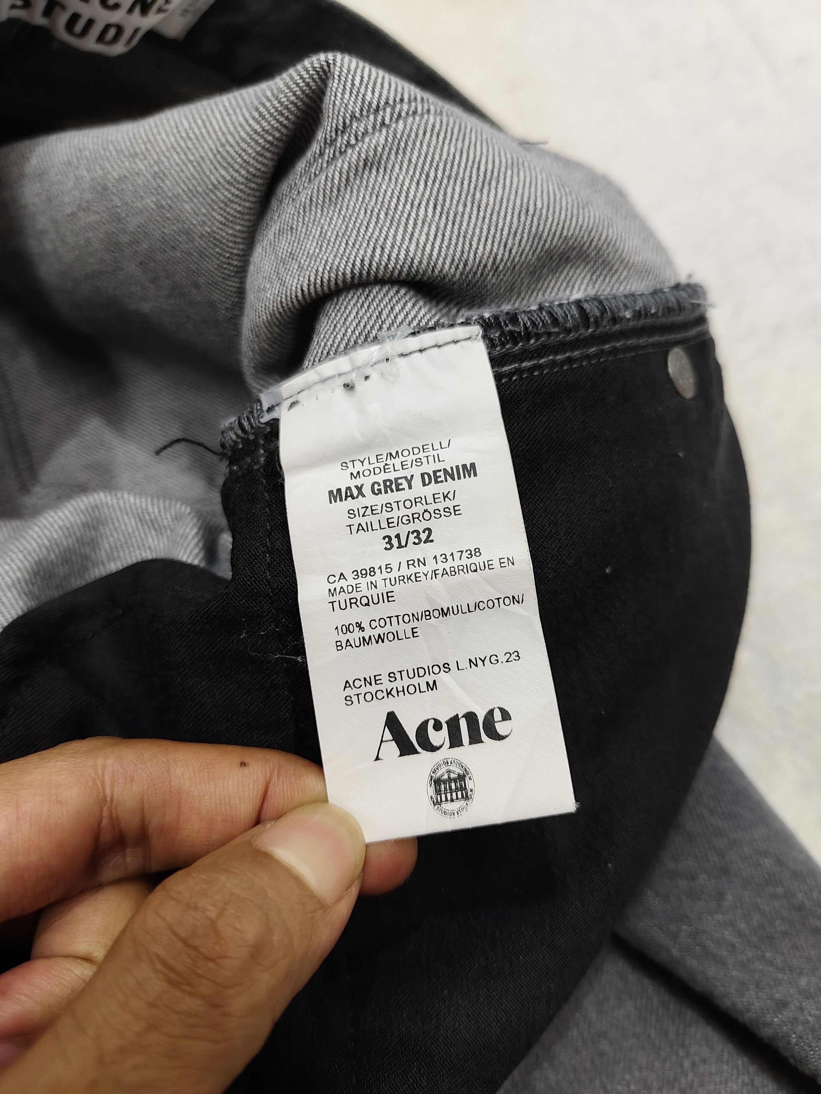 Acne Studios Acne Studios- Light Washed Raw Hem Cropped Jeans Size US 32 / EU 48 - 8 Thumbnail