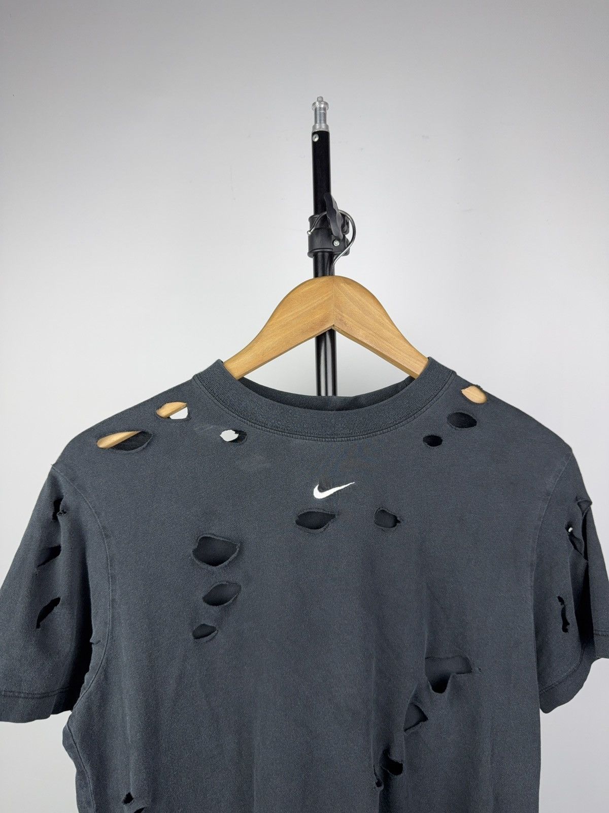 Nike 00s Nike Black Distressed Tee Central Swoosh Y2K Grunge Size US XS / EU 42 / 0 - 2 Thumbnail