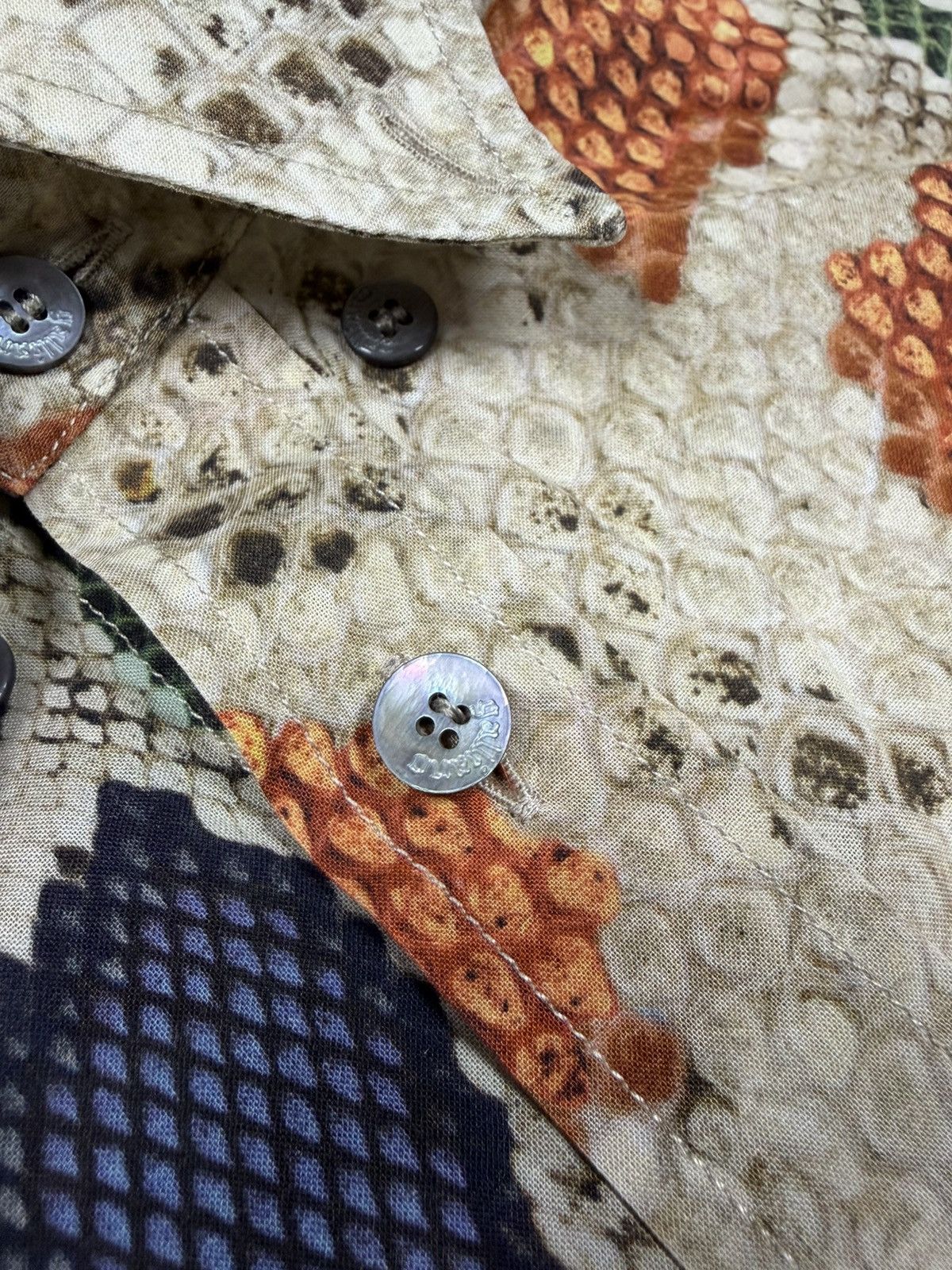 John Galliano Vintage 2000s John Galliano Snake Skin Print Button Up Shirt Size M / US 6-8 / IT 42-44 - 8 Thumbnail
