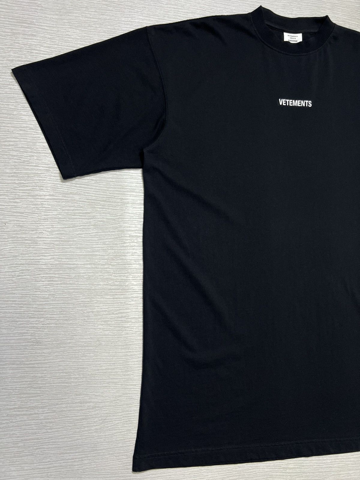 Vetements Vetements - Logo Patch Oversized T-Shirt Size US S / EU 44-46 / 1 - 4 Thumbnail