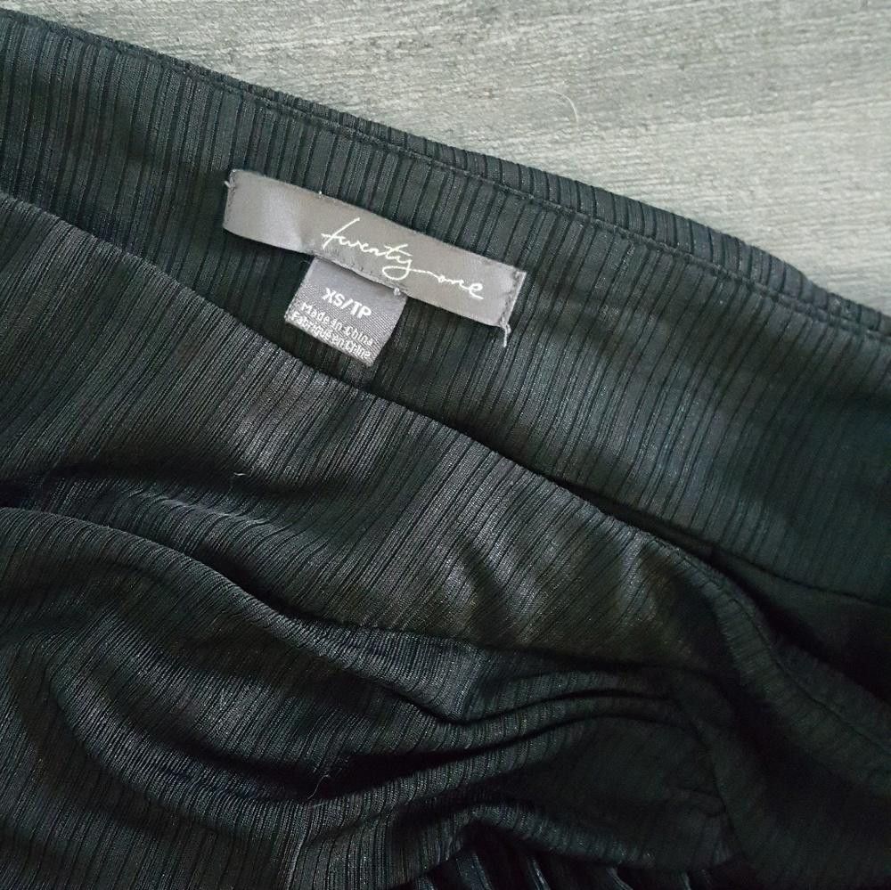 Forever 21 Black Ruched F21 High Waisted Mini Size 26" / US 2 / IT 38 - 3 Thumbnail