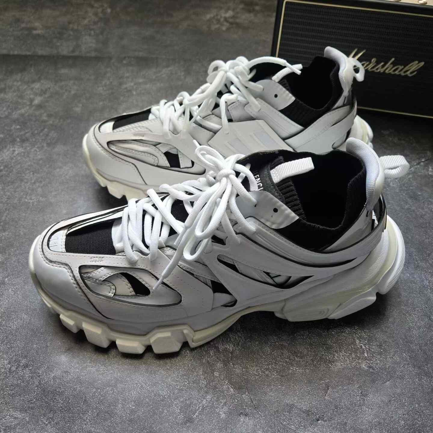 Balenciaga Balenciaga Black Lowtop Sneakers 41 Men Size US 8.5 / EU 41-42 - 1 Thumbnail