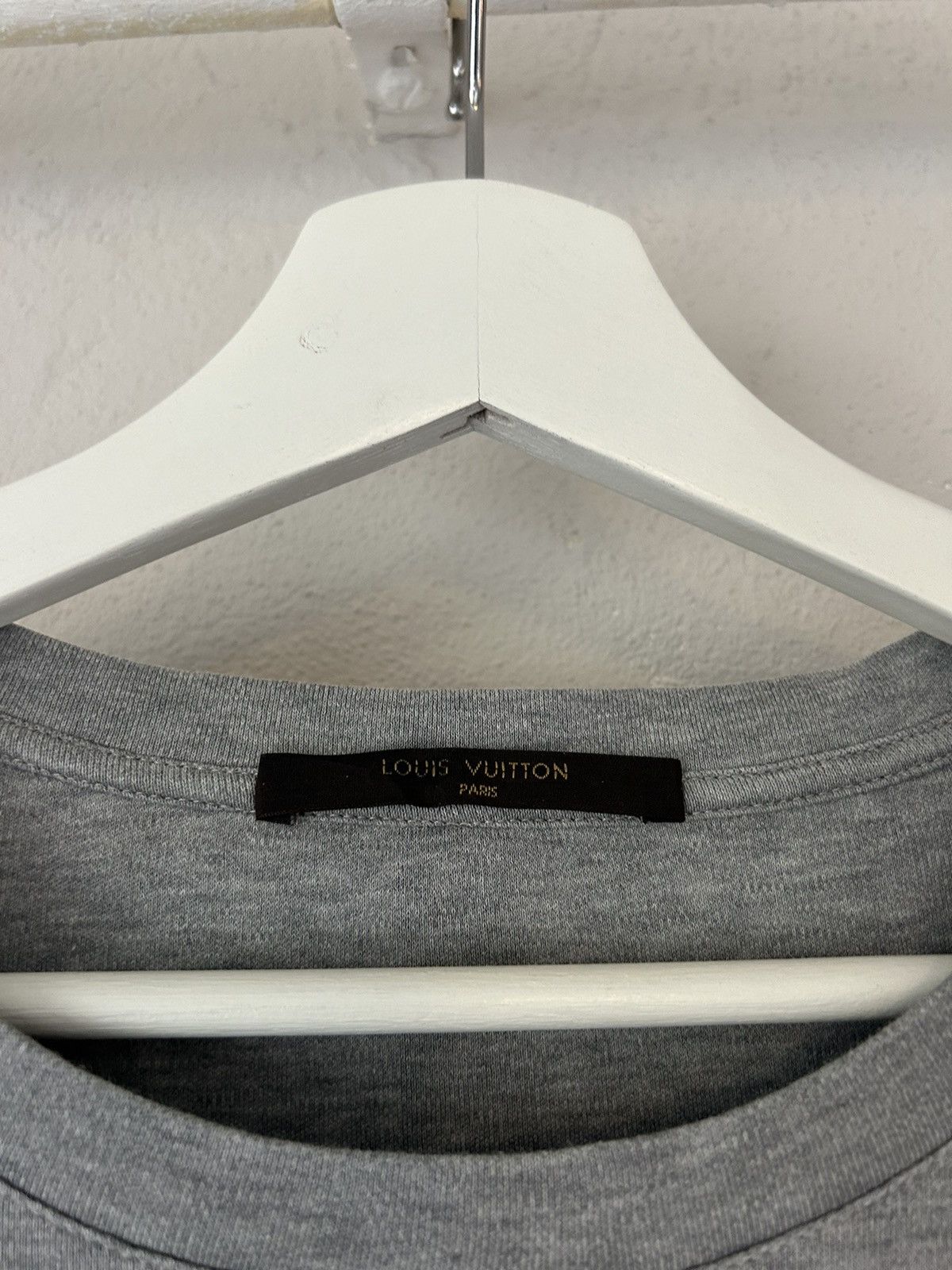 Louis Vuitton Grey LV T-Shirt Size US M / EU 48-50 / 2 - 2 Thumbnail