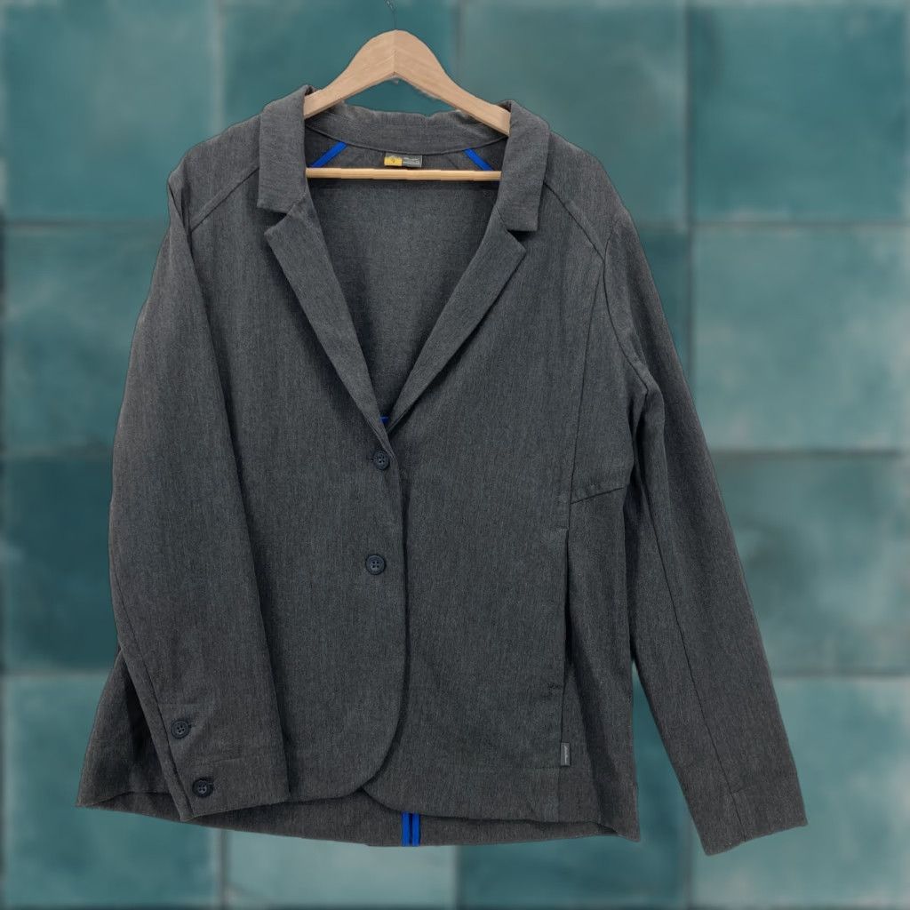Eddie Bauer VINTAGE Eddie Bauer Travex Blazer Womens 14 Gray Stretch Two Button Jacket Hiking Camp Size XL / US 12-14 / IT 48-50 - 1 Thumbnail