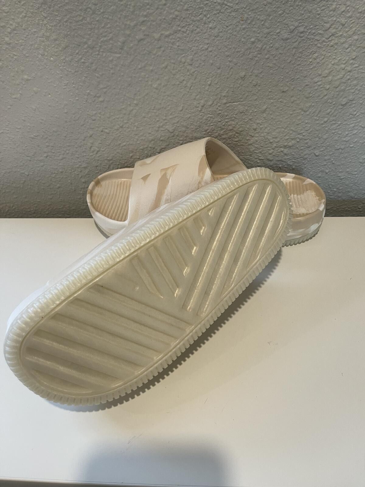 Nike Nike CALM SLIDE Women's Active Slides Sandal Size 6 Size US 6 / IT 36 - 5 Thumbnail