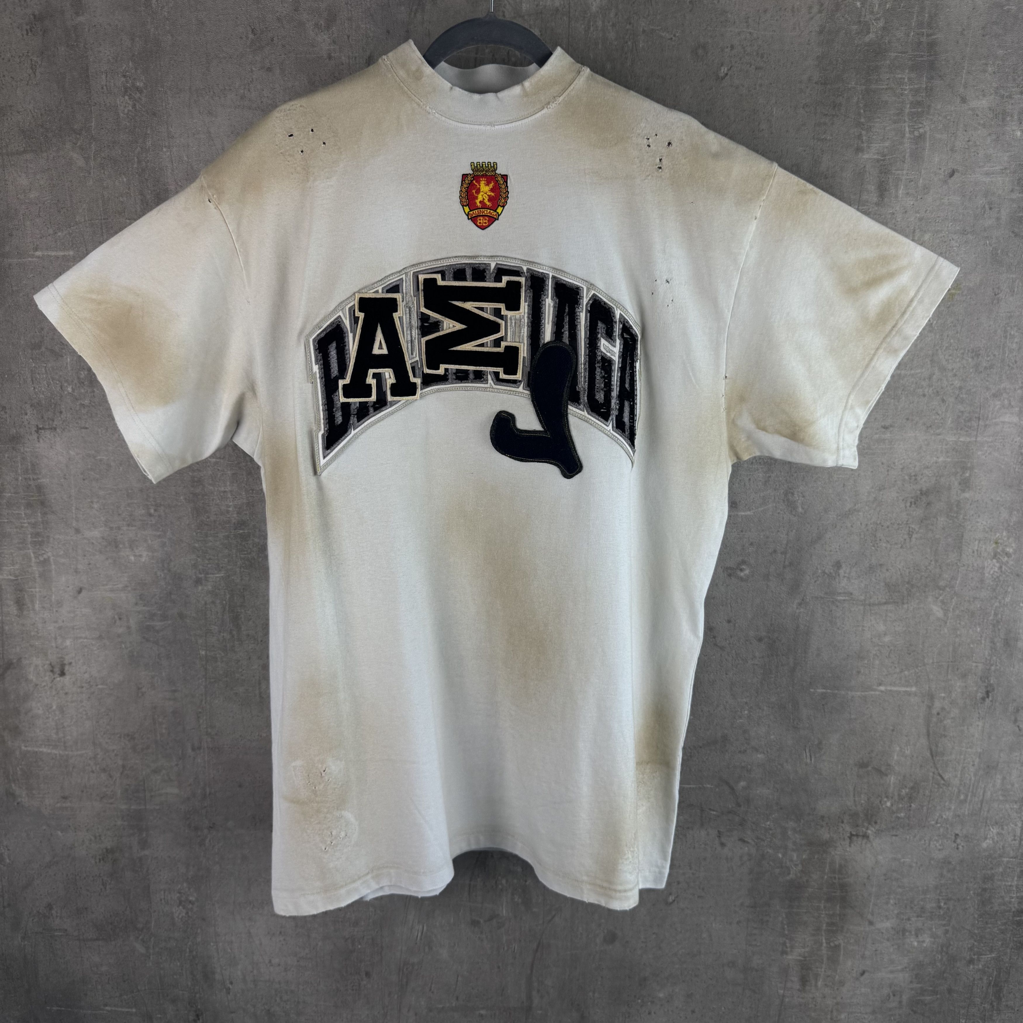 Balenciaga BALENCIAGA Skater Logo Oversized T-Shirt in Dirty White Size US S / EU 44-46 / 1 - 6 Thumbnail