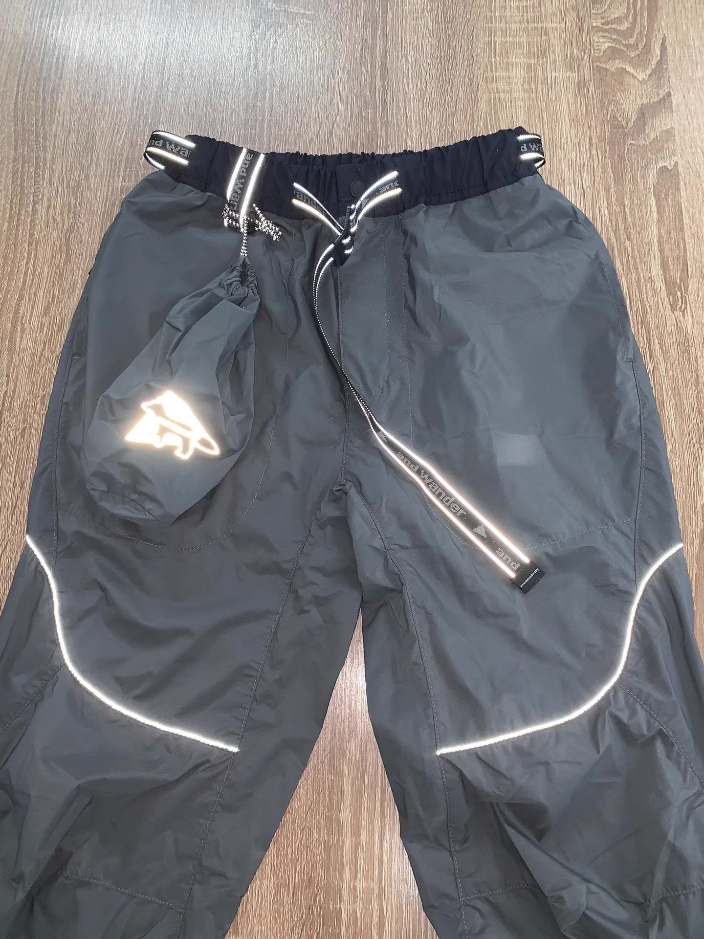 Maison Kitsune MAISON KITSUNÉ × and wander Ｑ22 Size US 34 / EU 50 - 2 Thumbnail