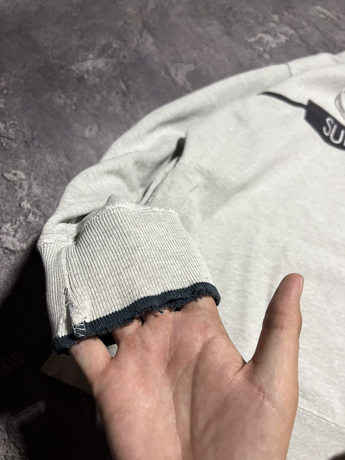 Supreme Vintage 90s Supreme Hoodie Distressed Thrashed Streetwear Size US M / EU 48-50 / 2 - 4 Thumbnail
