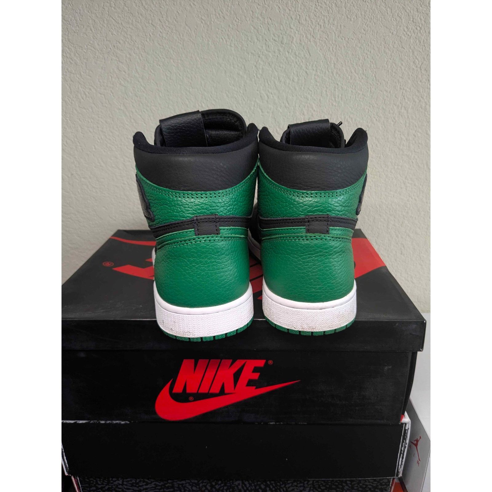 Air Jordan 1 Retro High OG Pine Green 2.0 Size 10 - OG Box