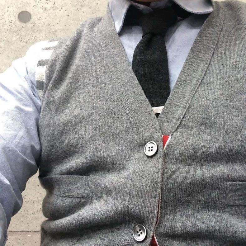 Thom Browne Thom Browne A sweater vest Size US L / EU 52-54 / 3 - 4 Thumbnail