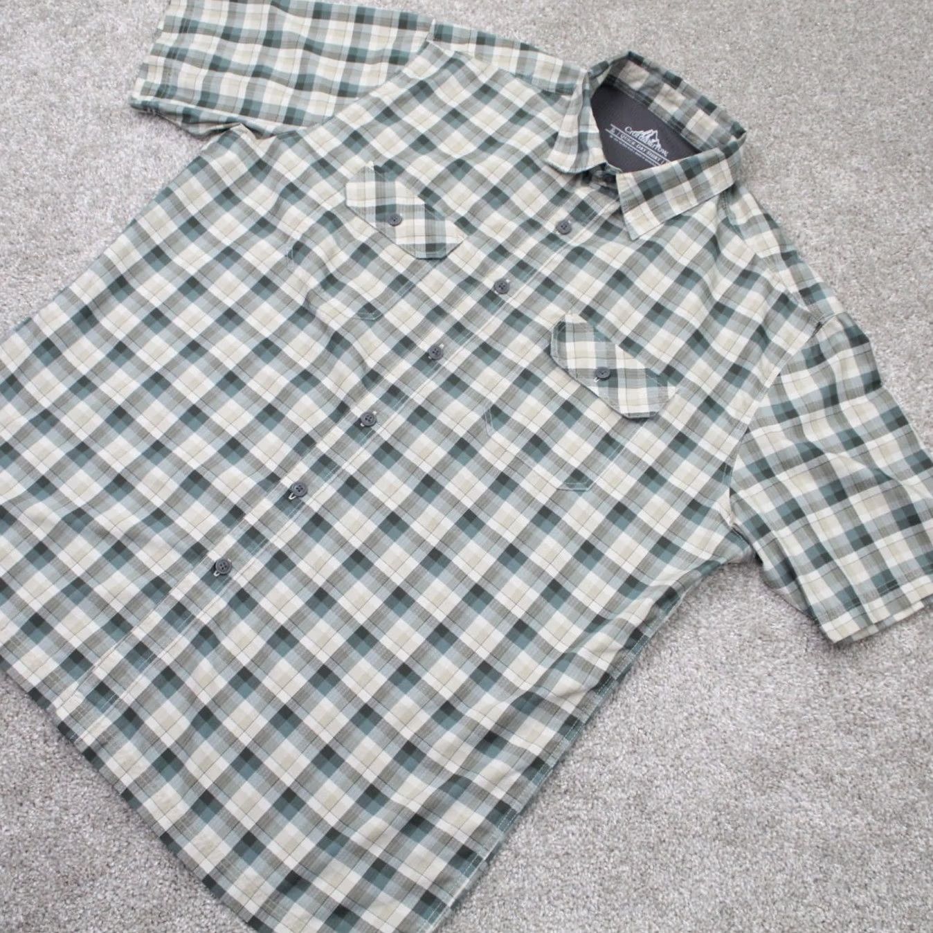 Croft & Barrow Croft & Barrow Quick Dry Shirt Mens Large Green/Gray Plaid Poly S/S Button Up Size US L / EU 52-54 / 3 - 3 Thumbnail