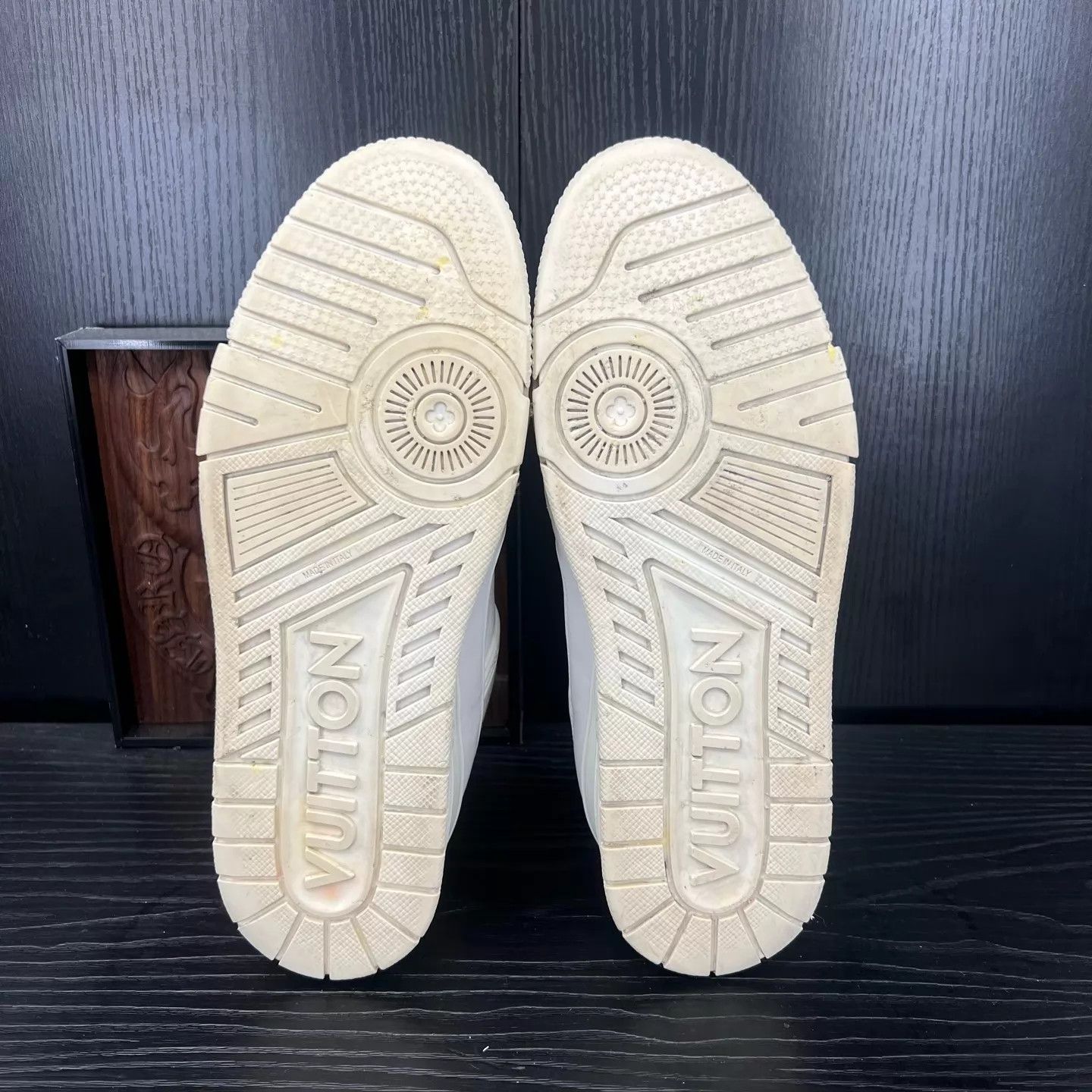 Louis Vuitton LV Trainer White 9/43 Like New With Box Size US 10 / EU 43 - 6 Thumbnail