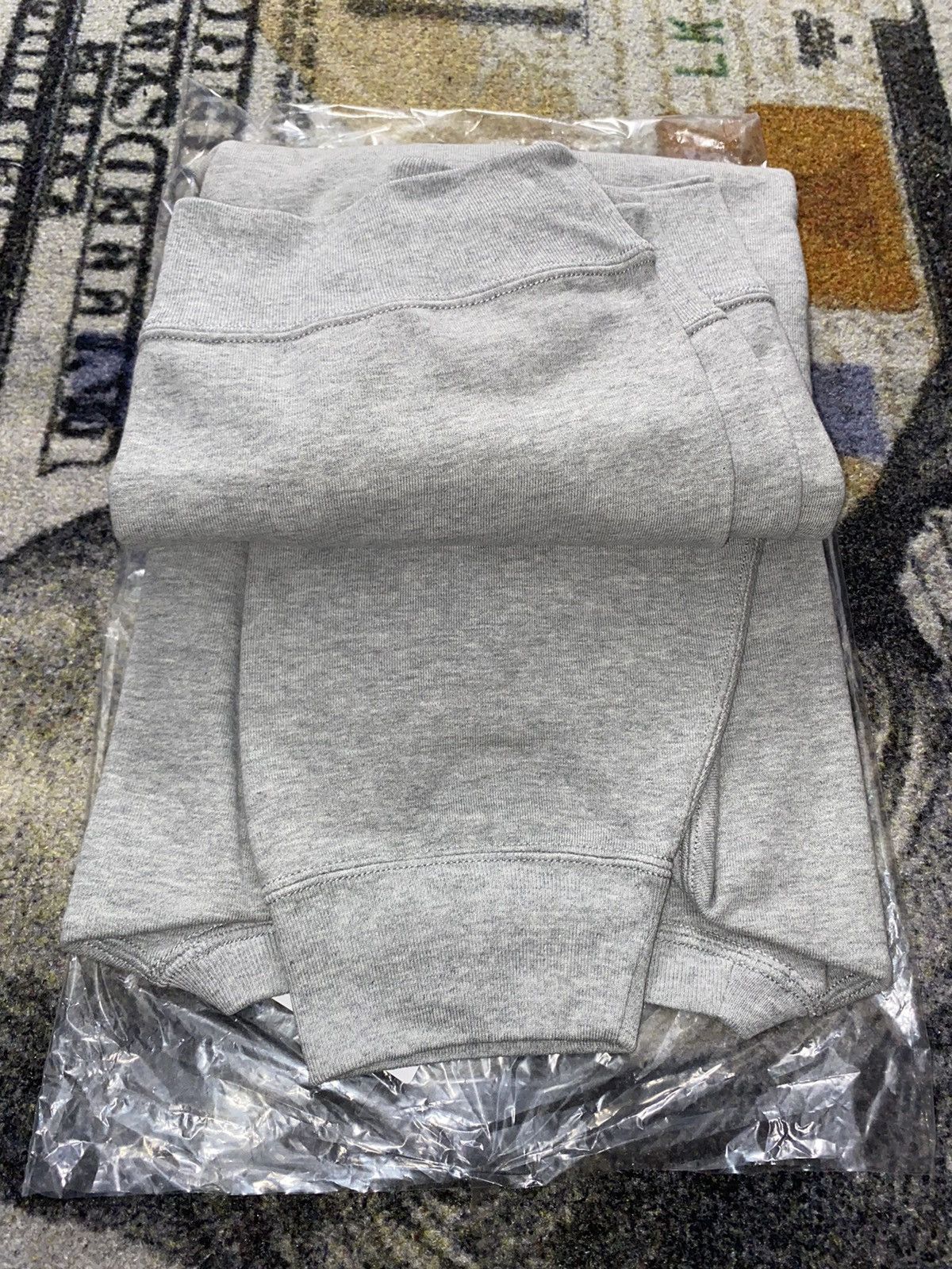 Andy Warhol × Kaws × Uniqlo KAWS x Uniqlo x Andy Warhol Sweatshirt Crewneck Size US XXL / EU 58 / 5 - 4 Thumbnail