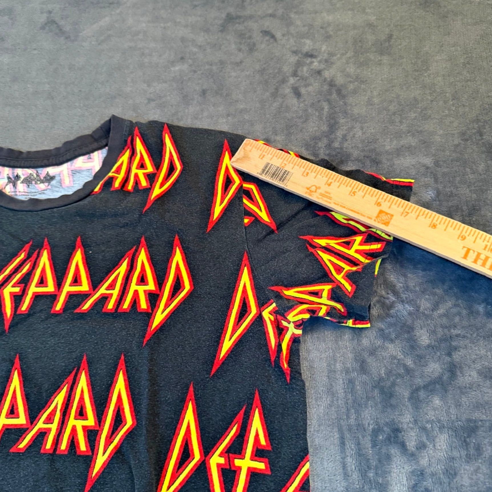 Gloverall Def Leppard All Over Print T-Shirt Mens Large Black Graphic Rock Band Tee Size US L / EU 52-54 / 3 - 6 Thumbnail