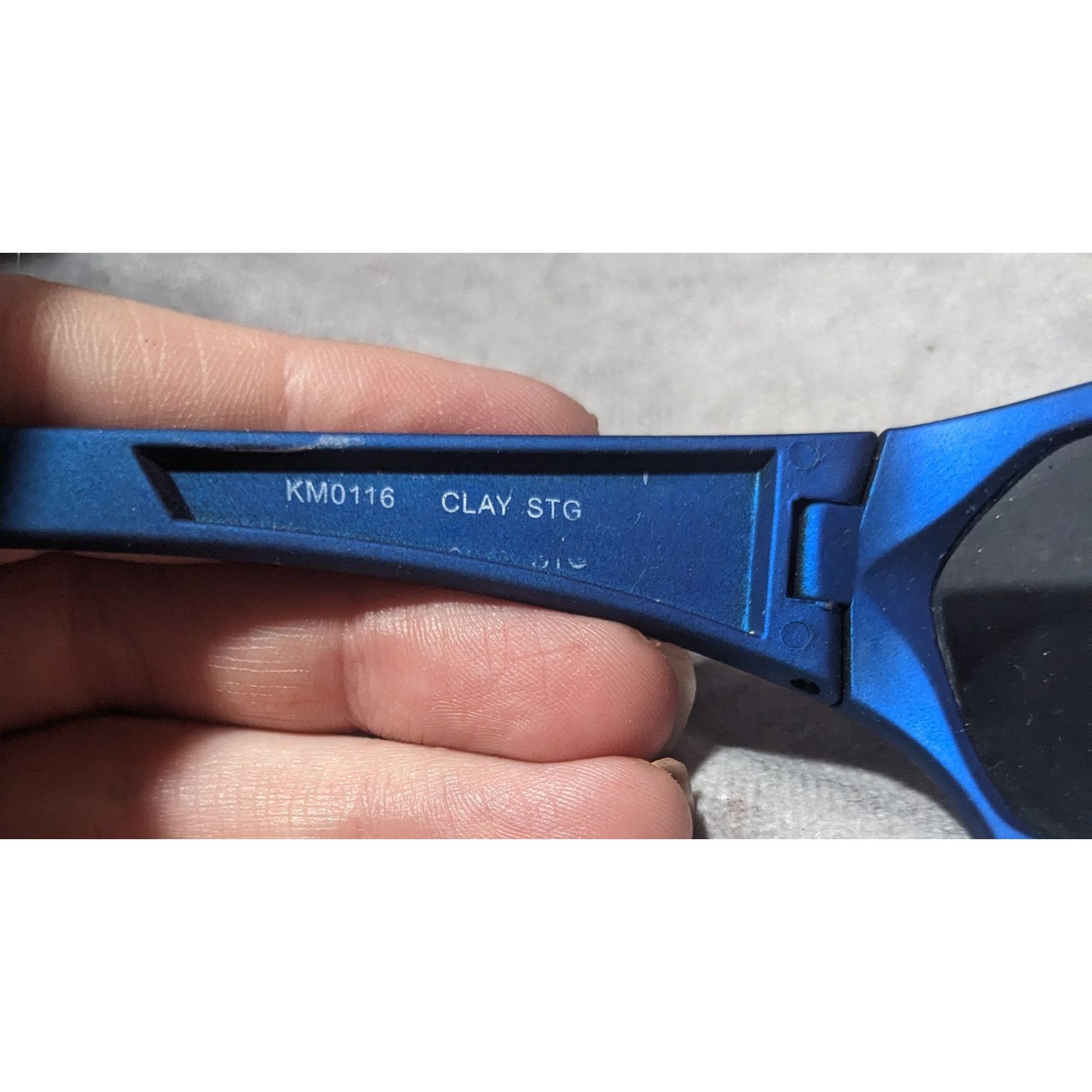 Foster Grant Foster Grant Metallic Blue Velvet Touch Sunglasses Size ONE SIZE - 7 Thumbnail