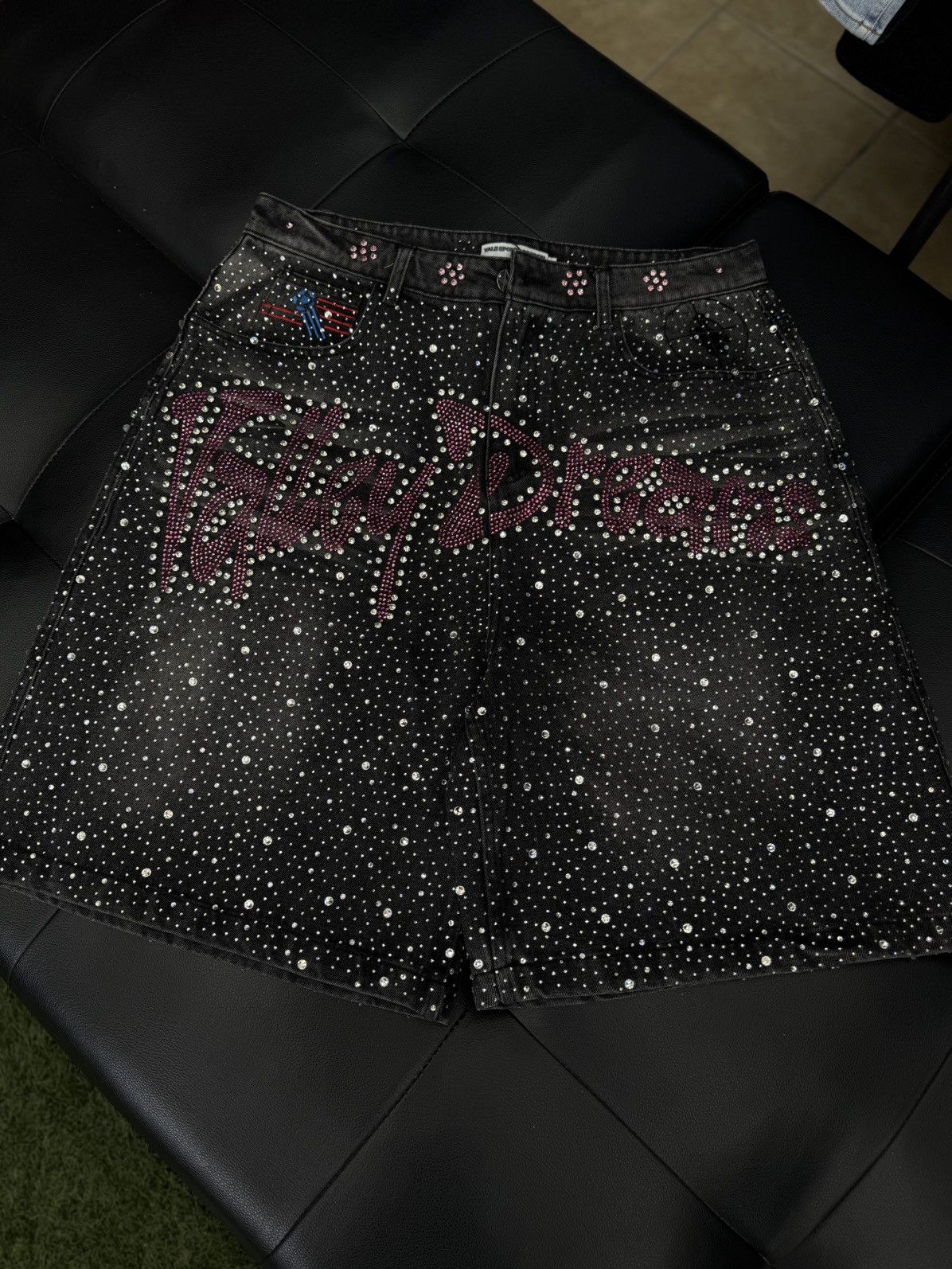 Vale Vale Valley Dreams Rhinestone Shorts Size 32 Size US 32 / EU 48 - 1 Thumbnail