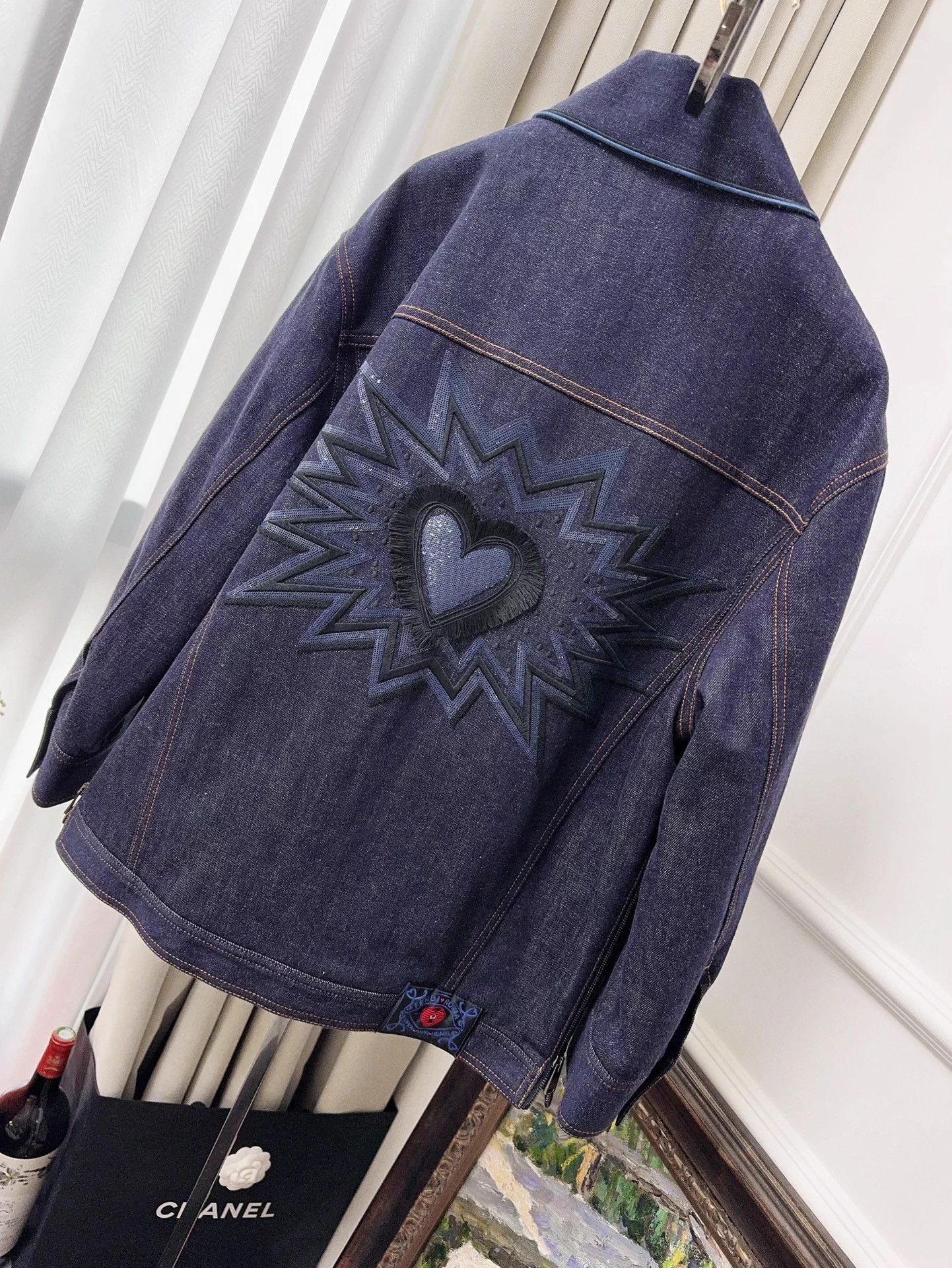 Fendi Fendi Navy Heart Sequin Embroidery Collar Denim Jacket 36 Size XS / US 0-2 / IT 36-38 - 2 Thumbnail