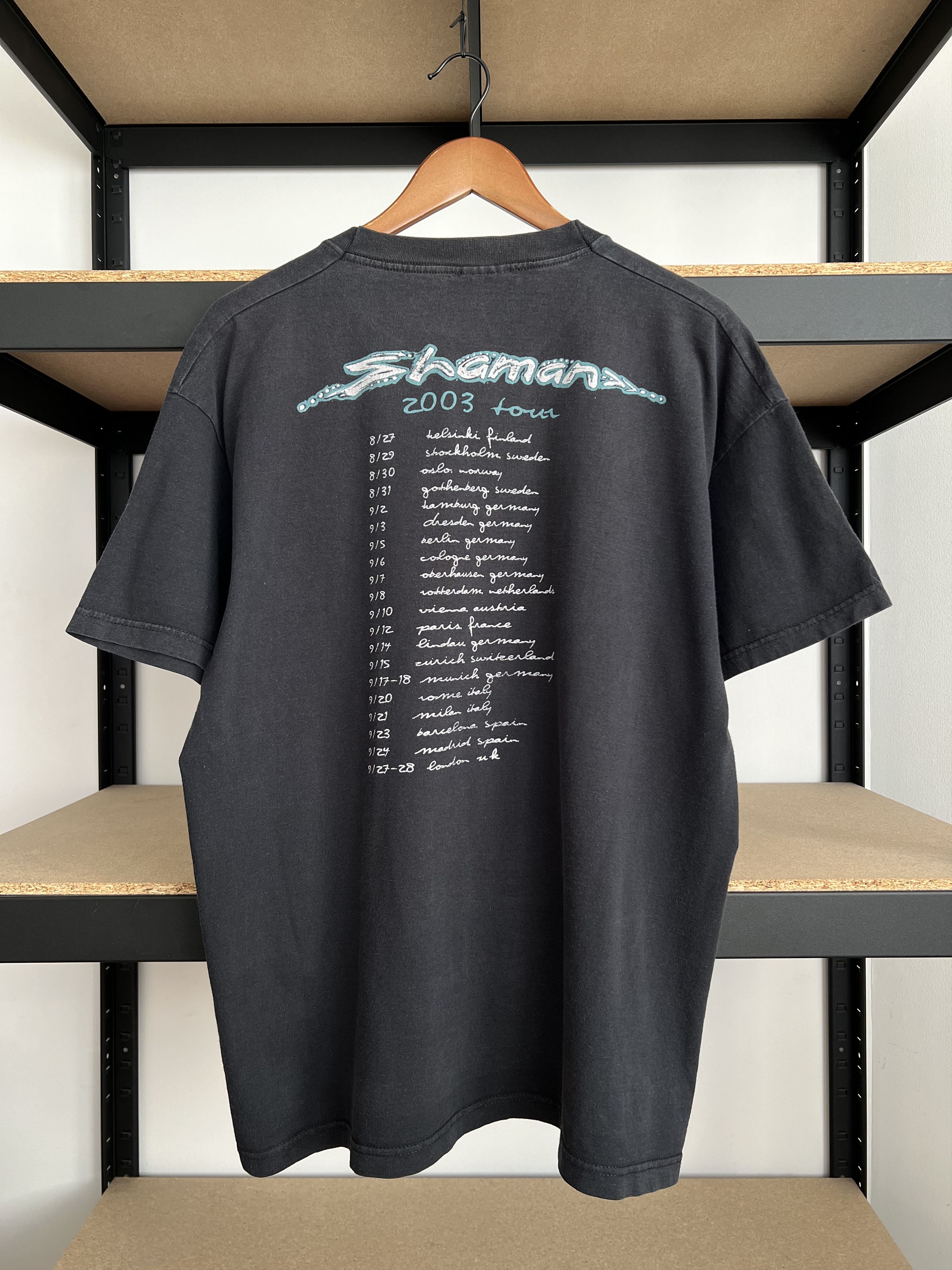 Band Tees Vintage 2003 Carlos Santana Shaman Tour Black T-shirt Size US XL / EU 56 / 4 - 3 Thumbnail