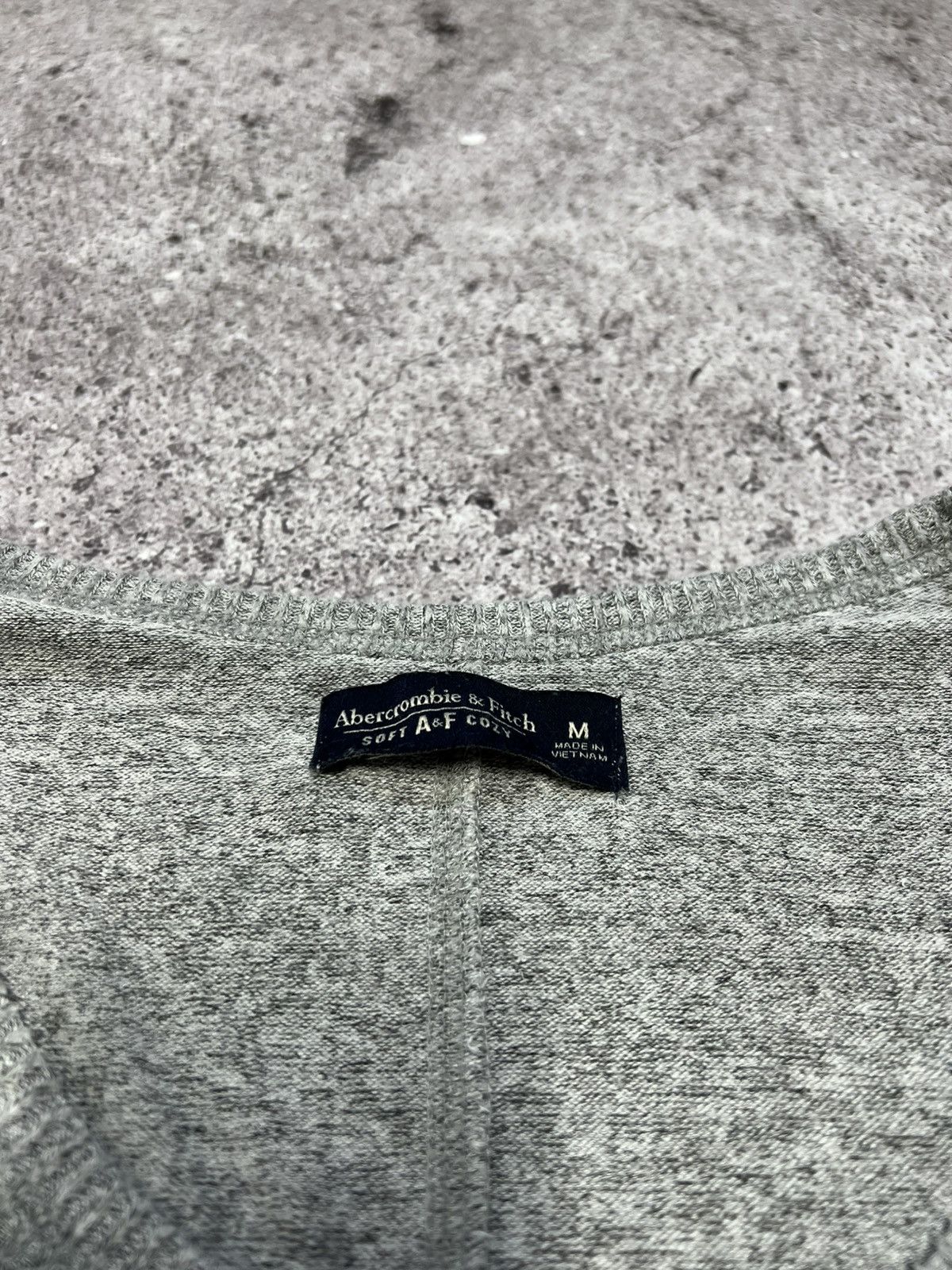 Abercrombie & Fitch y2k abercrombie & fitch 2000’s grey long sleeve henley top Size M / US 6-8 / IT 42-44 - 8 Thumbnail