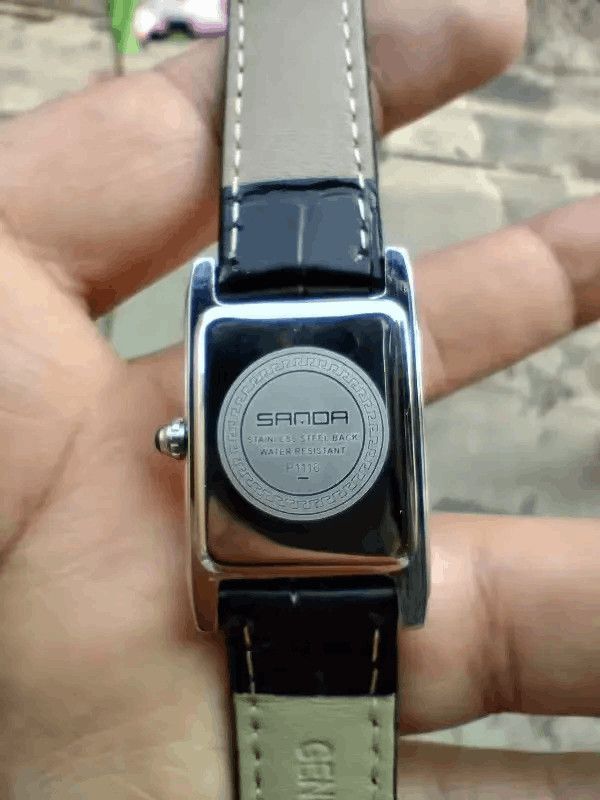 Jewelry 2000s vintage style cute square leather luxury watch Size ONE SIZE - 5 Thumbnail