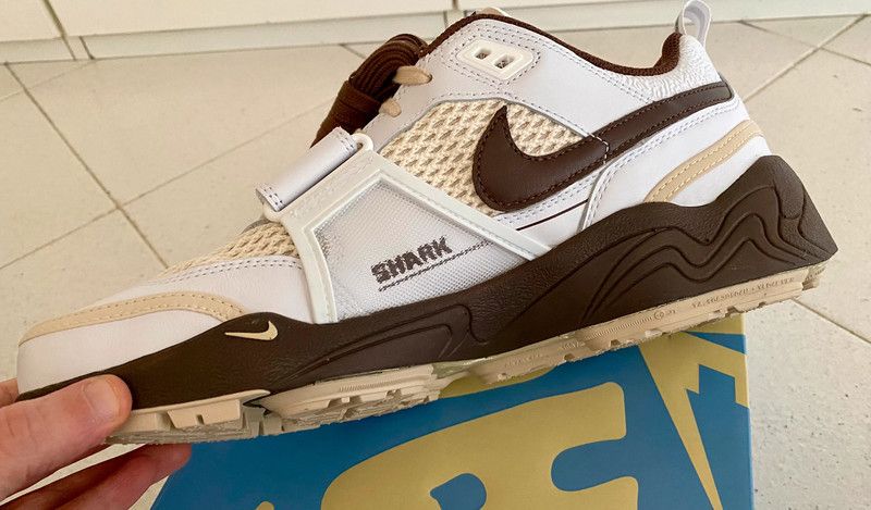 Nike × Travis Scott Nike X Travis Scott Zoom Field Jaxx Size US 11.5 / EU 44-45 - 12 Thumbnail