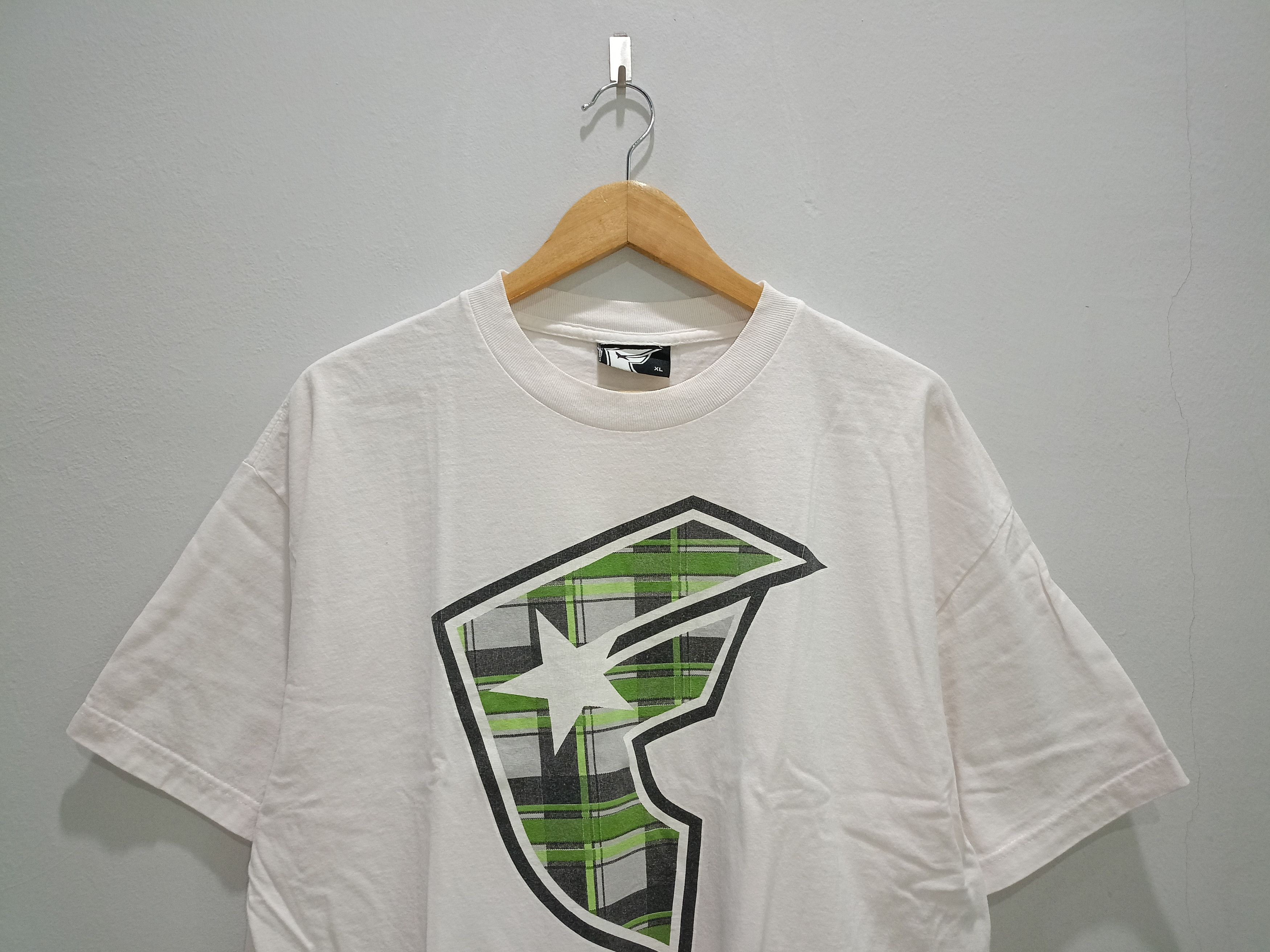 Famous Stars And Straps TSHIRT : FAMOUS STAR AND STRAPS - LOGO Size US XL / EU 56 / 4 - 3 Thumbnail